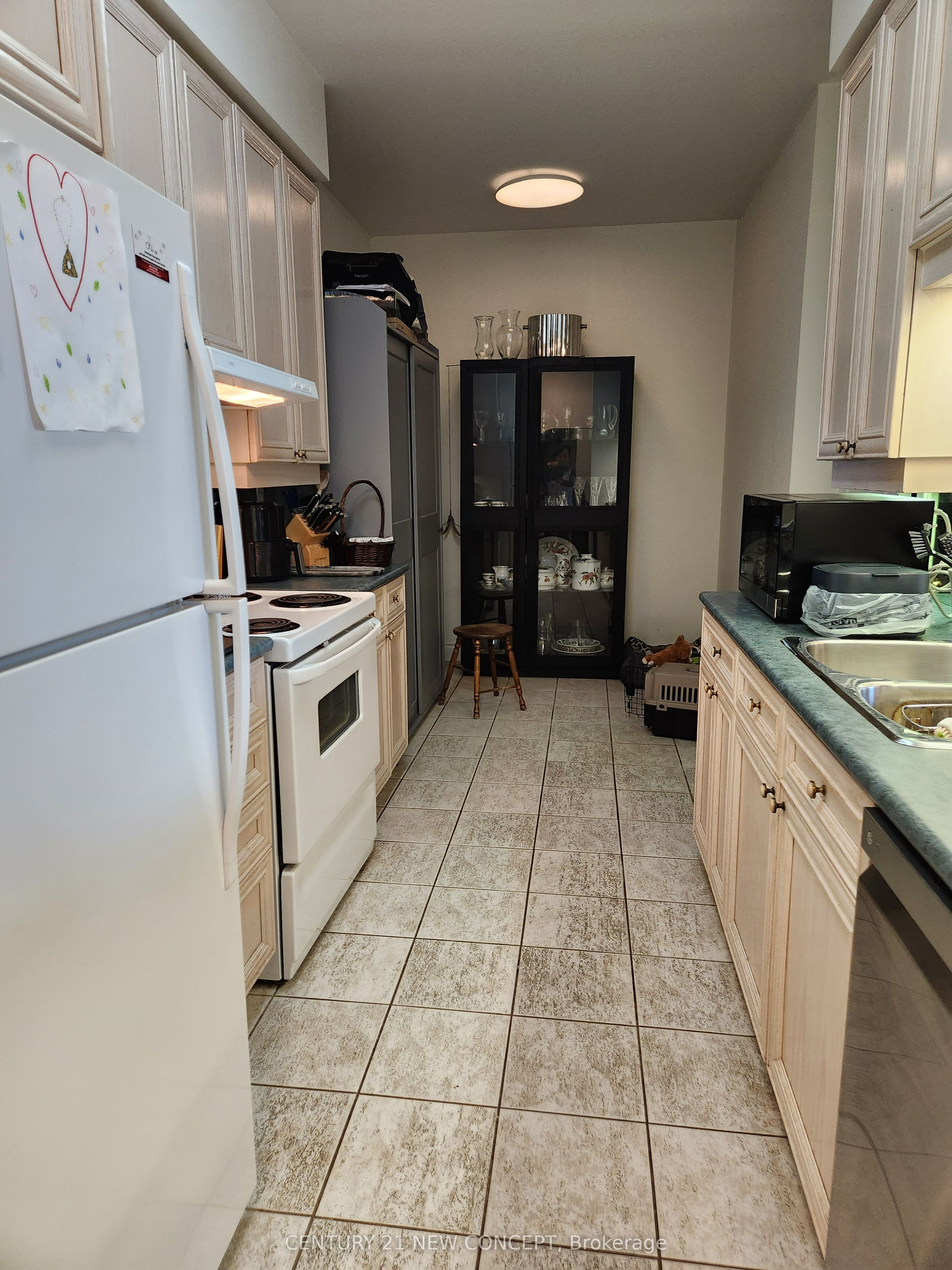 2 Aberfoyle Crescent 1204, Toronto, ON M8X 2Z8 photo 5