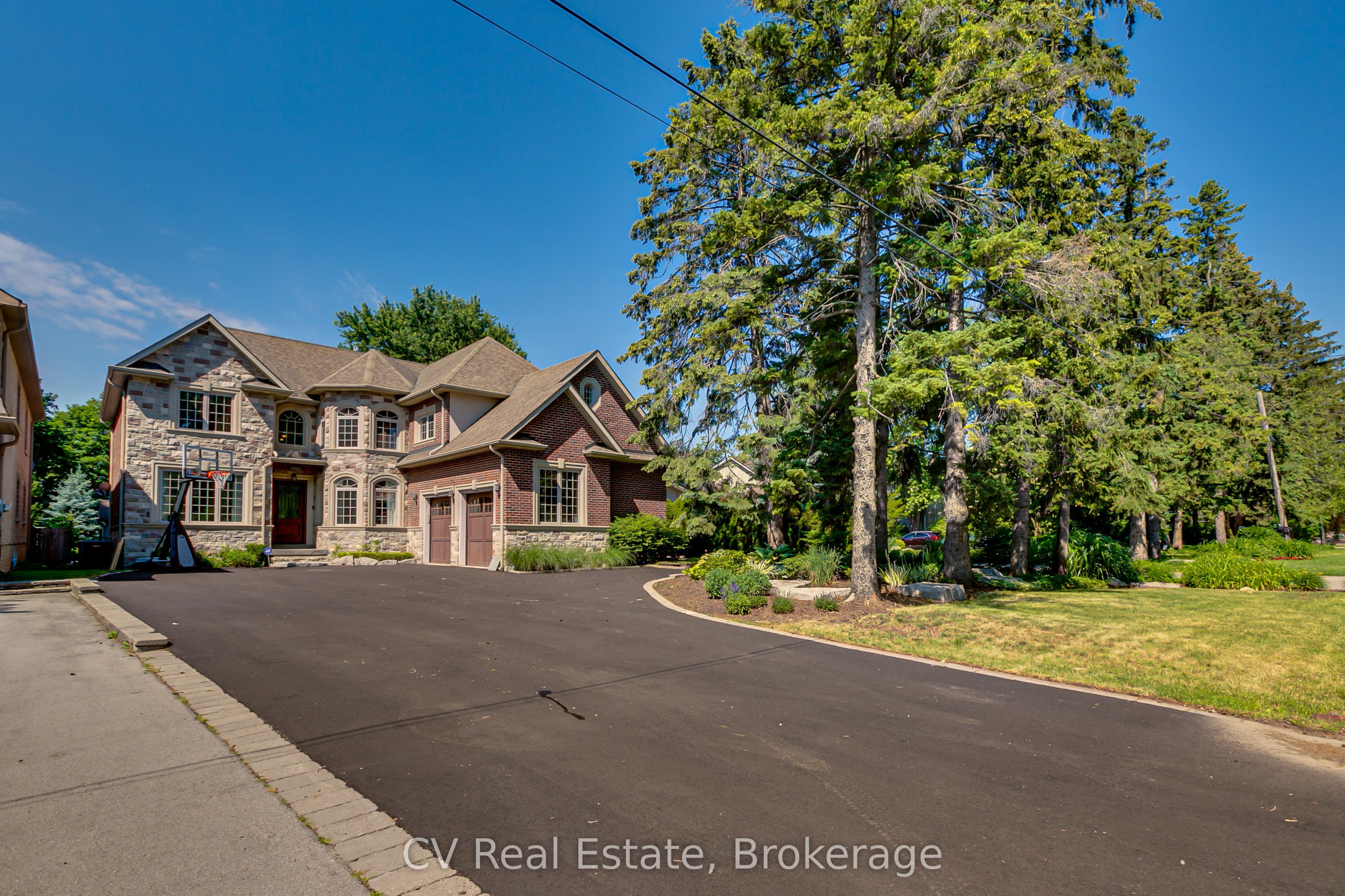 468 Chartwell Road, Oakville, ON L6J 4A5