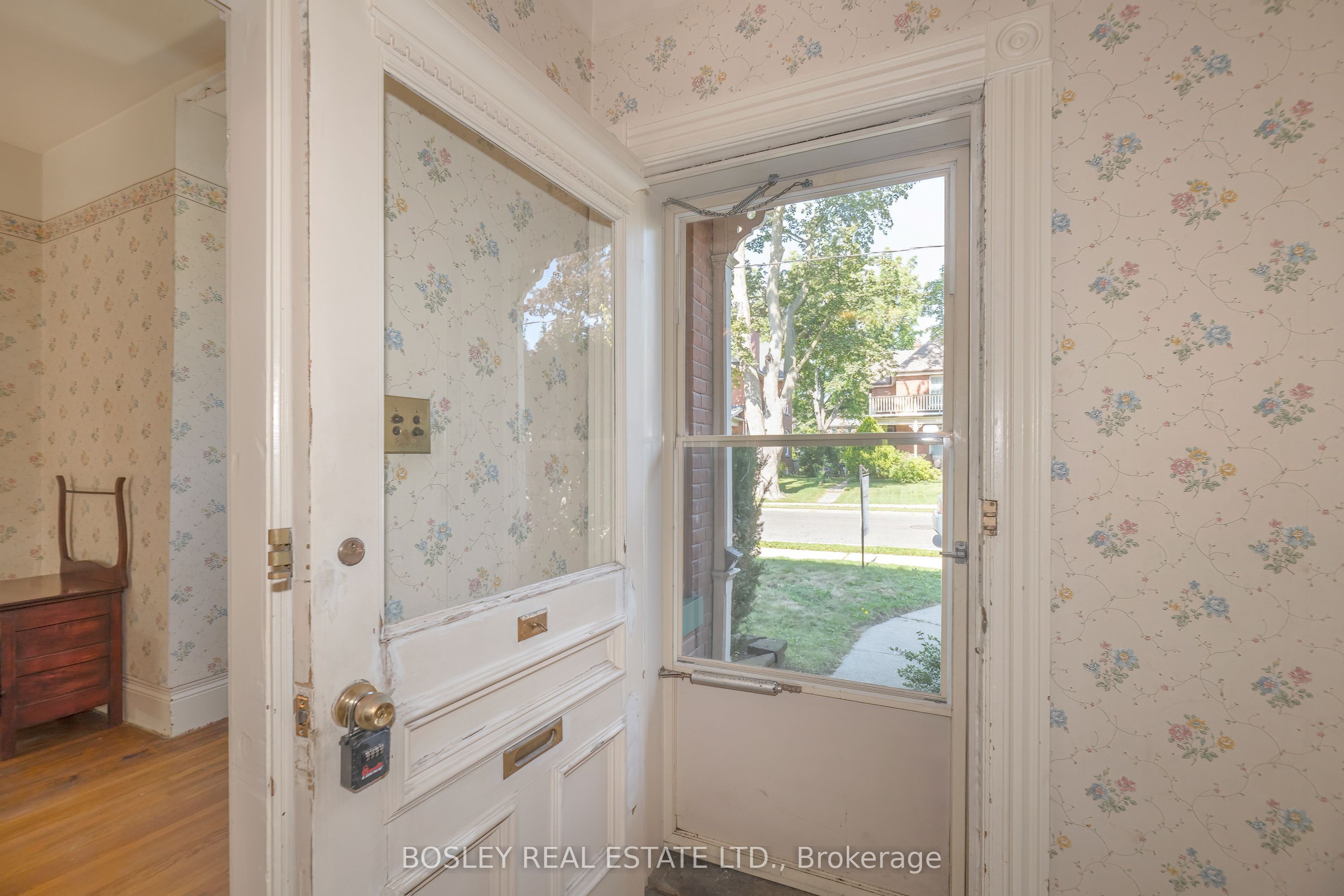 71 King Street, Toronto, ON M9N 1L4 photo 3