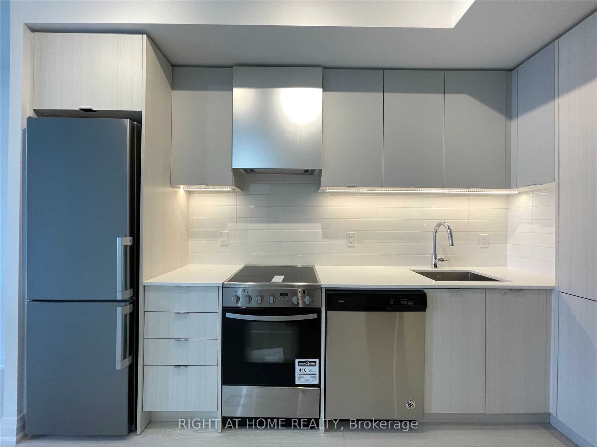 30 Gibbs Road 3003, Toronto, ON M9B 6L6