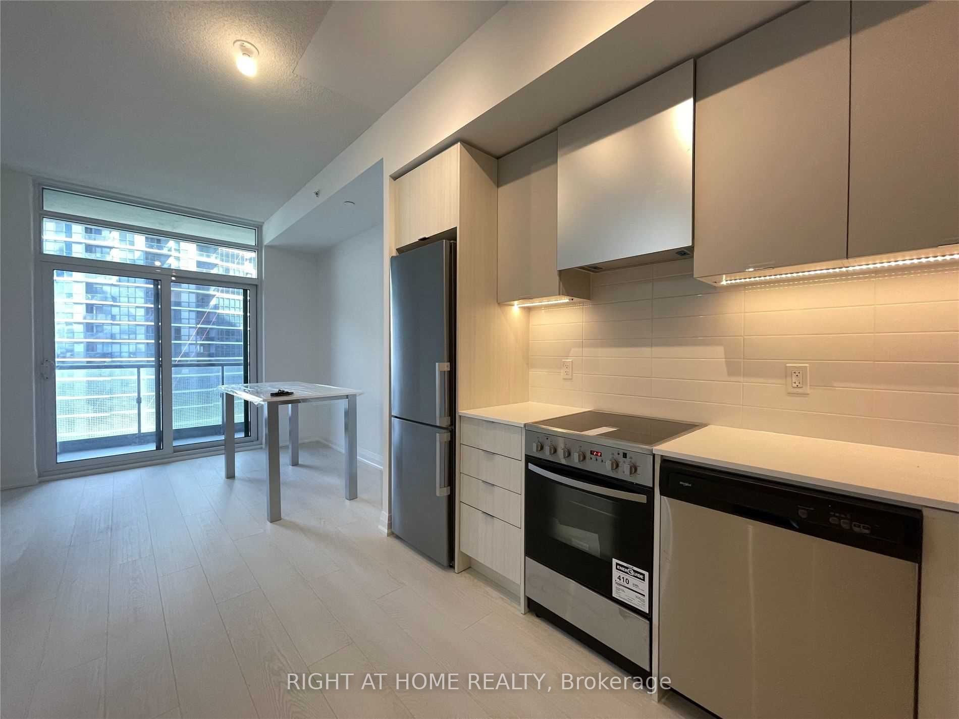 30 Gibbs Road 3003, Toronto, ON M9B 6L6 photo 3