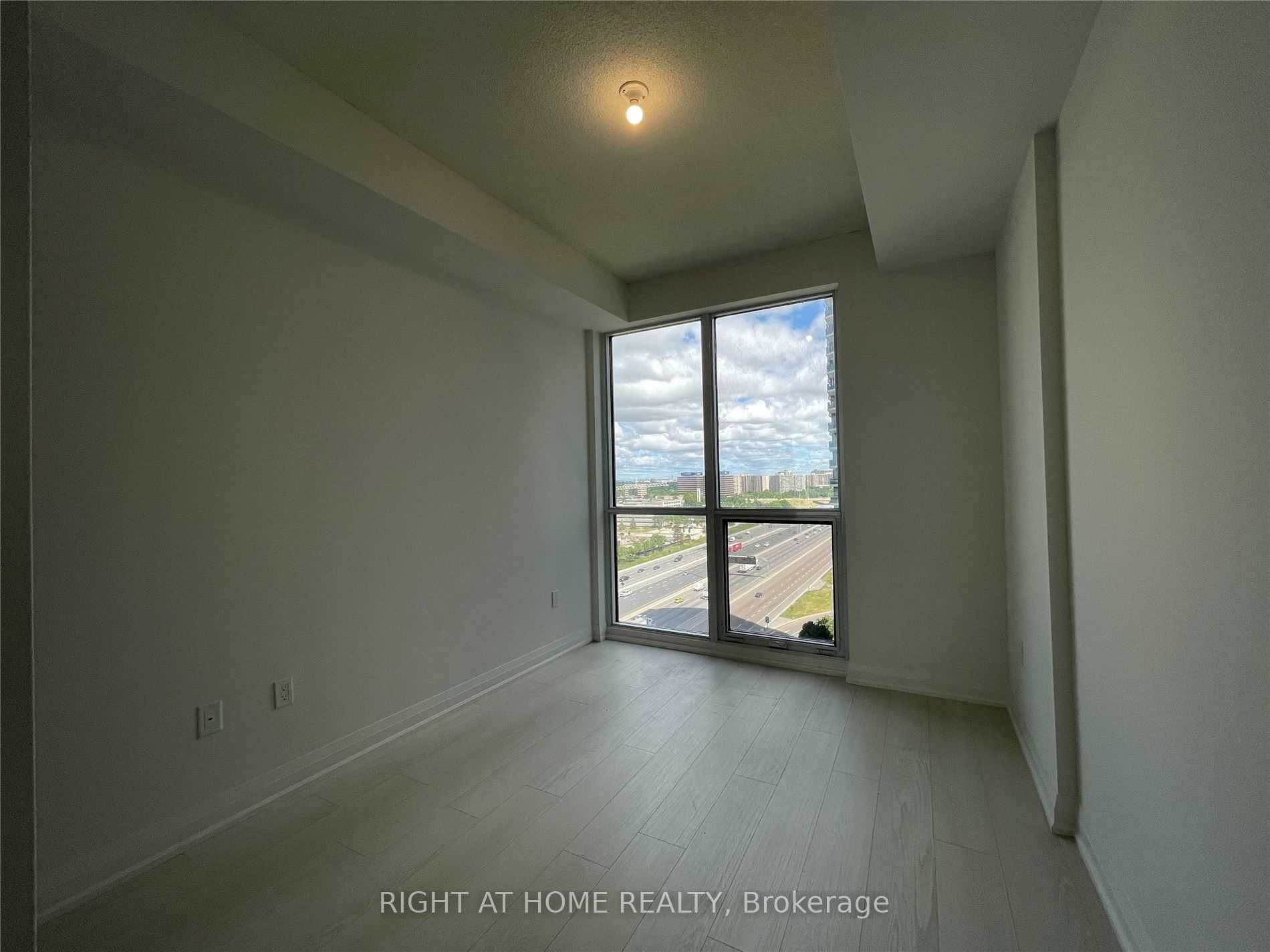 30 Gibbs Road 3003, Toronto, ON M9B 6L6 photo 5