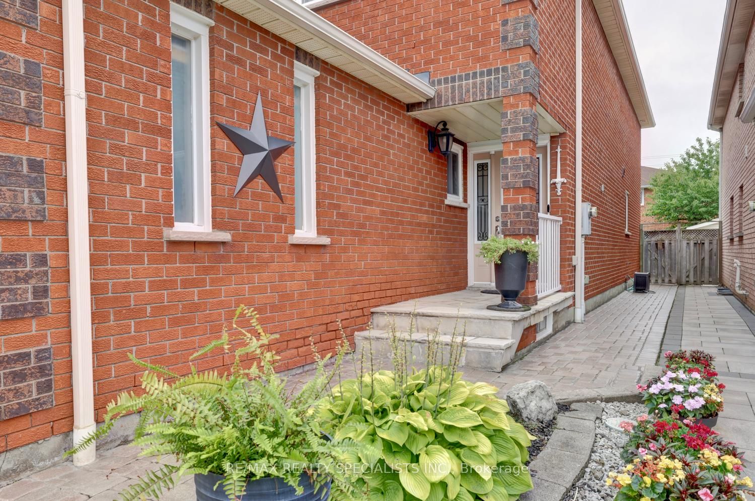 4464 Weeping Willow Drive, Mississauga, ON L5V 1K3 photo 3