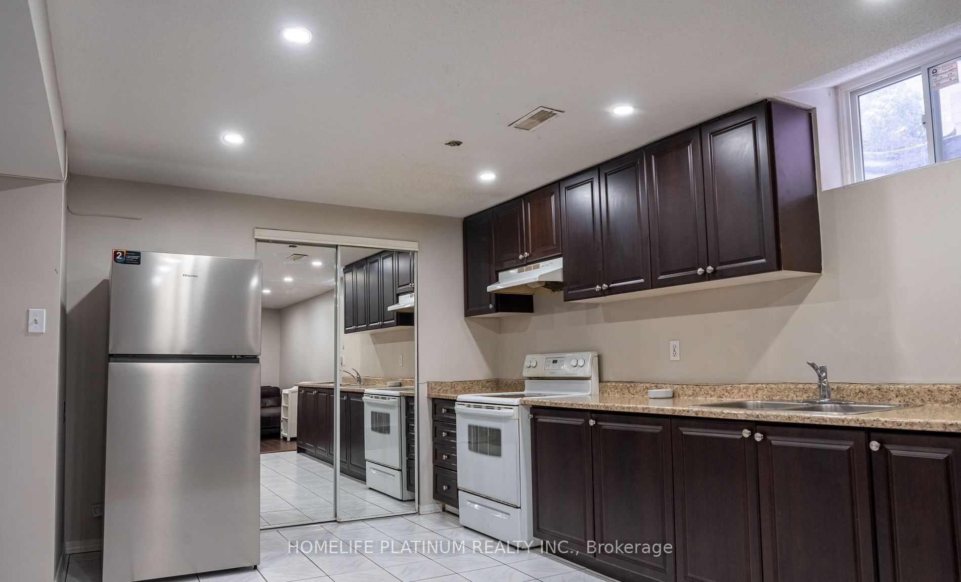 116 Flowertown Avenue, Brampton, ON L6X 3Y6 photo 2