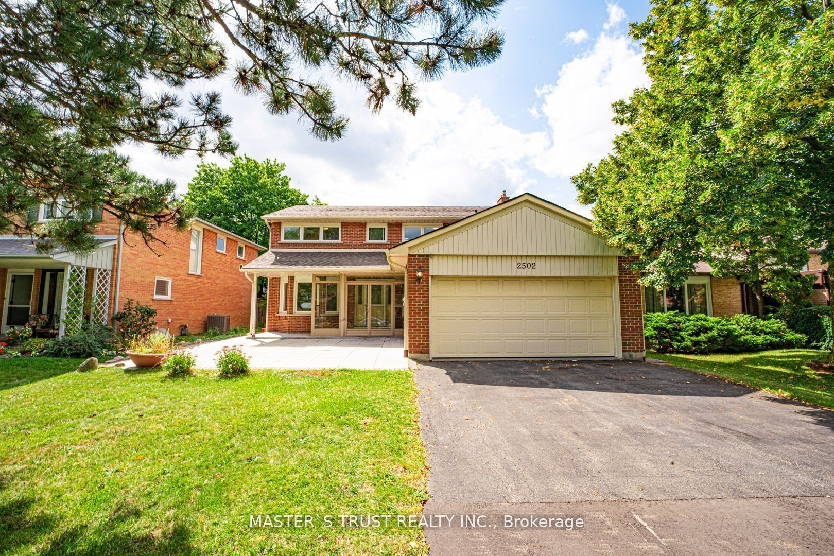 2502 Folkway Drive, Mississauga, ON L5L 2J6