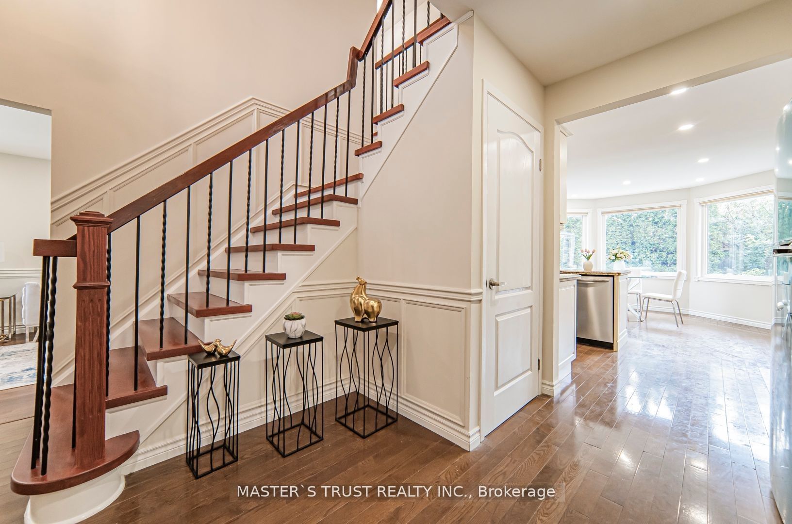 2502 Folkway Drive, Mississauga, ON L5L 2J6 photo 4