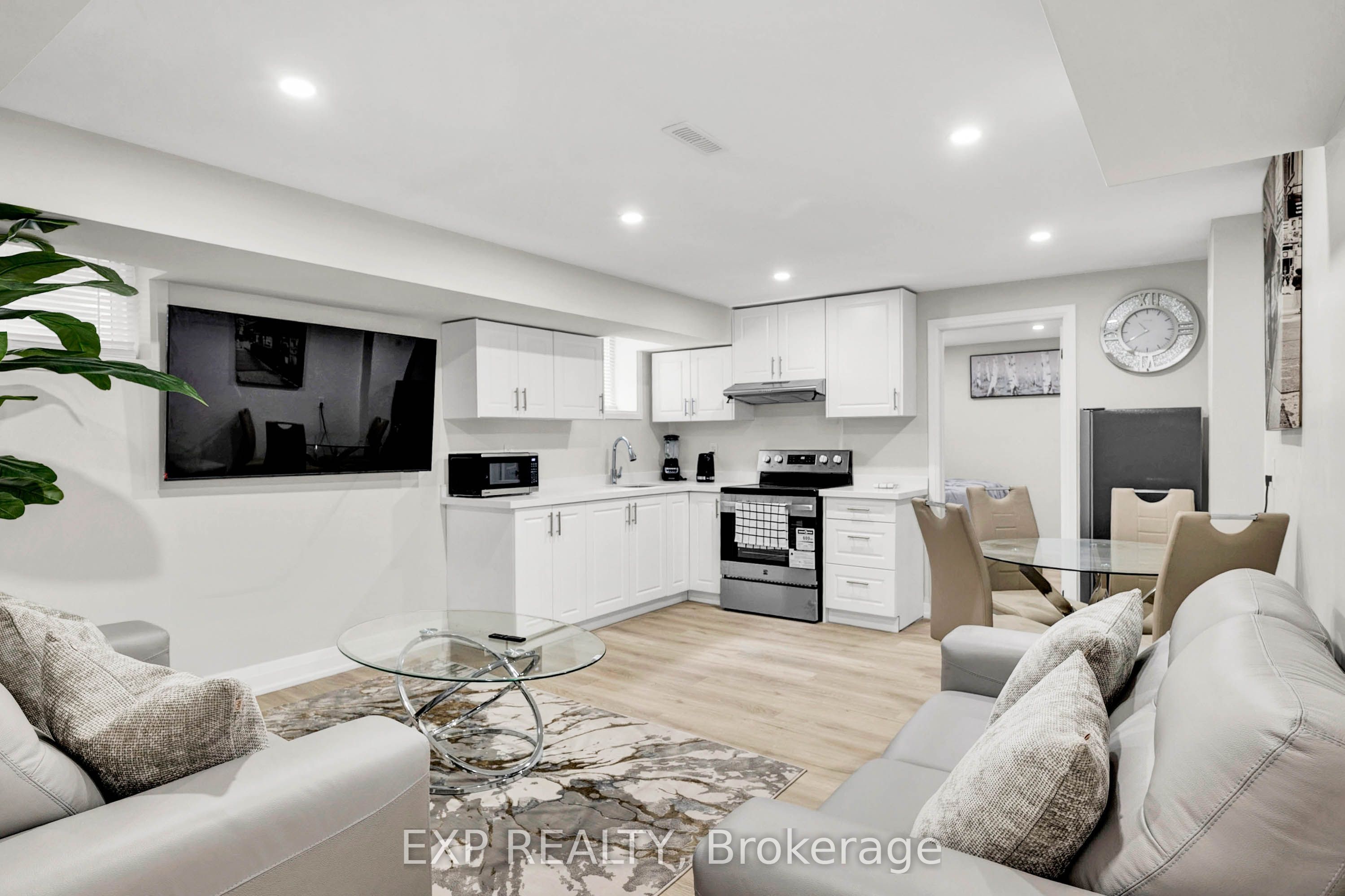 448 Dougall Avenue Unit B, Caledon, ON L7C 4A6 photo 3