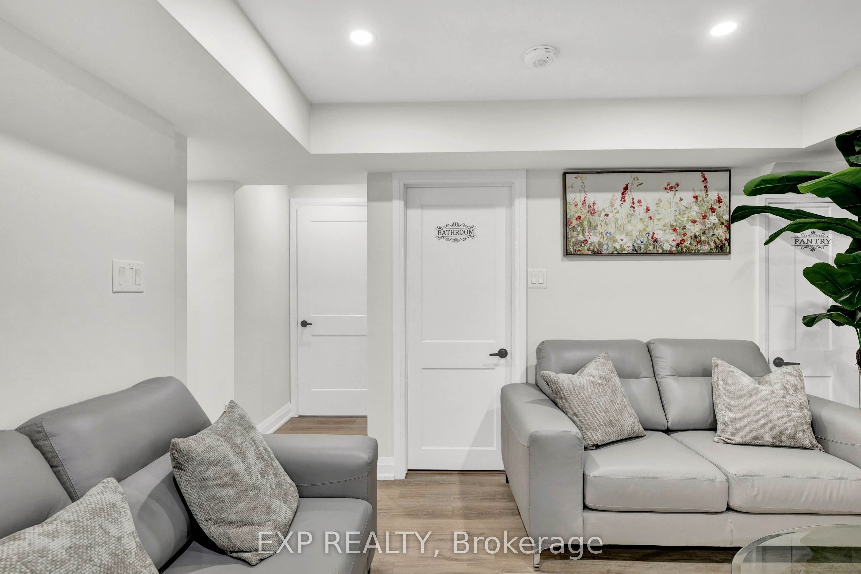 448 Dougall Avenue Unit B, Caledon, ON L7C 4A6 photo 4