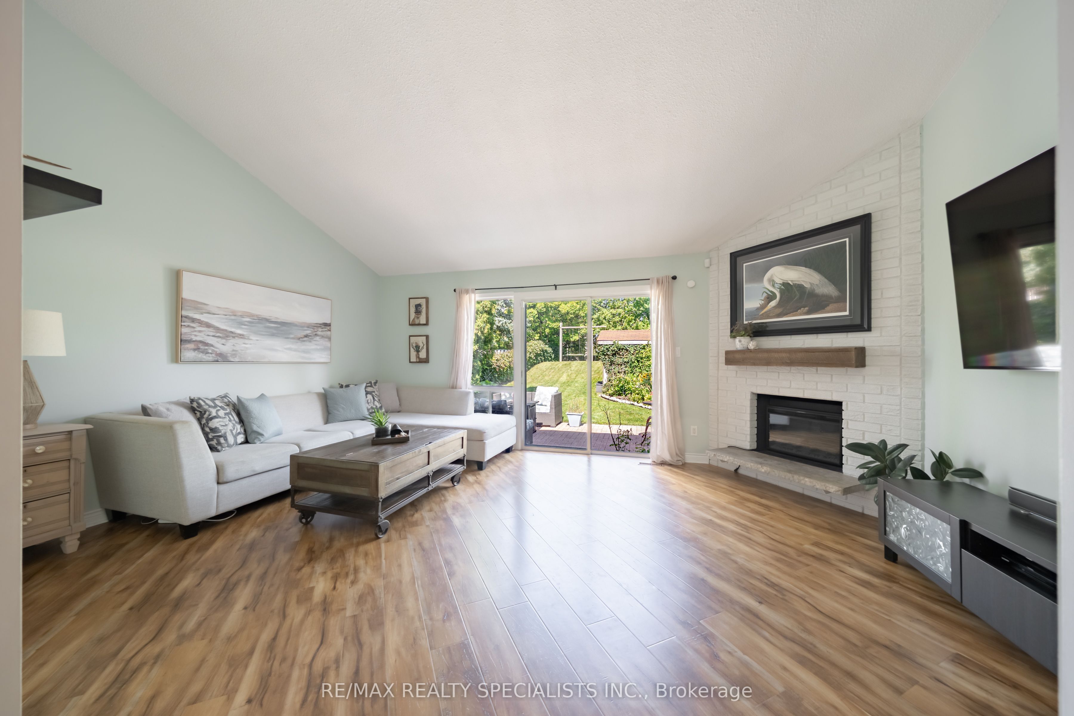 2431 Basswood Crescent, Mississauga, ON L5L 1Y2 photo 4