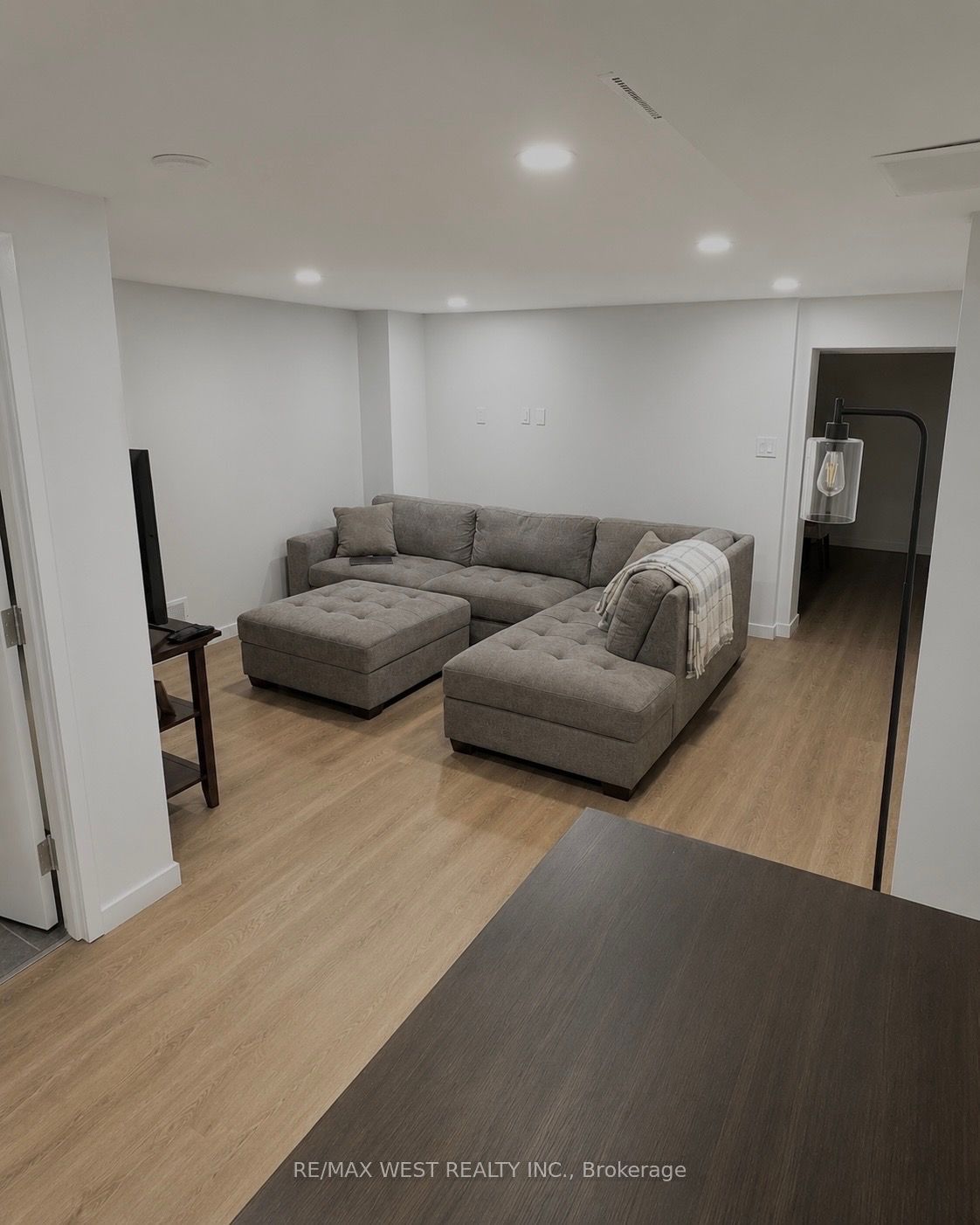 41 Westroyal Road Lower, Toronto, ON M9P 2C4