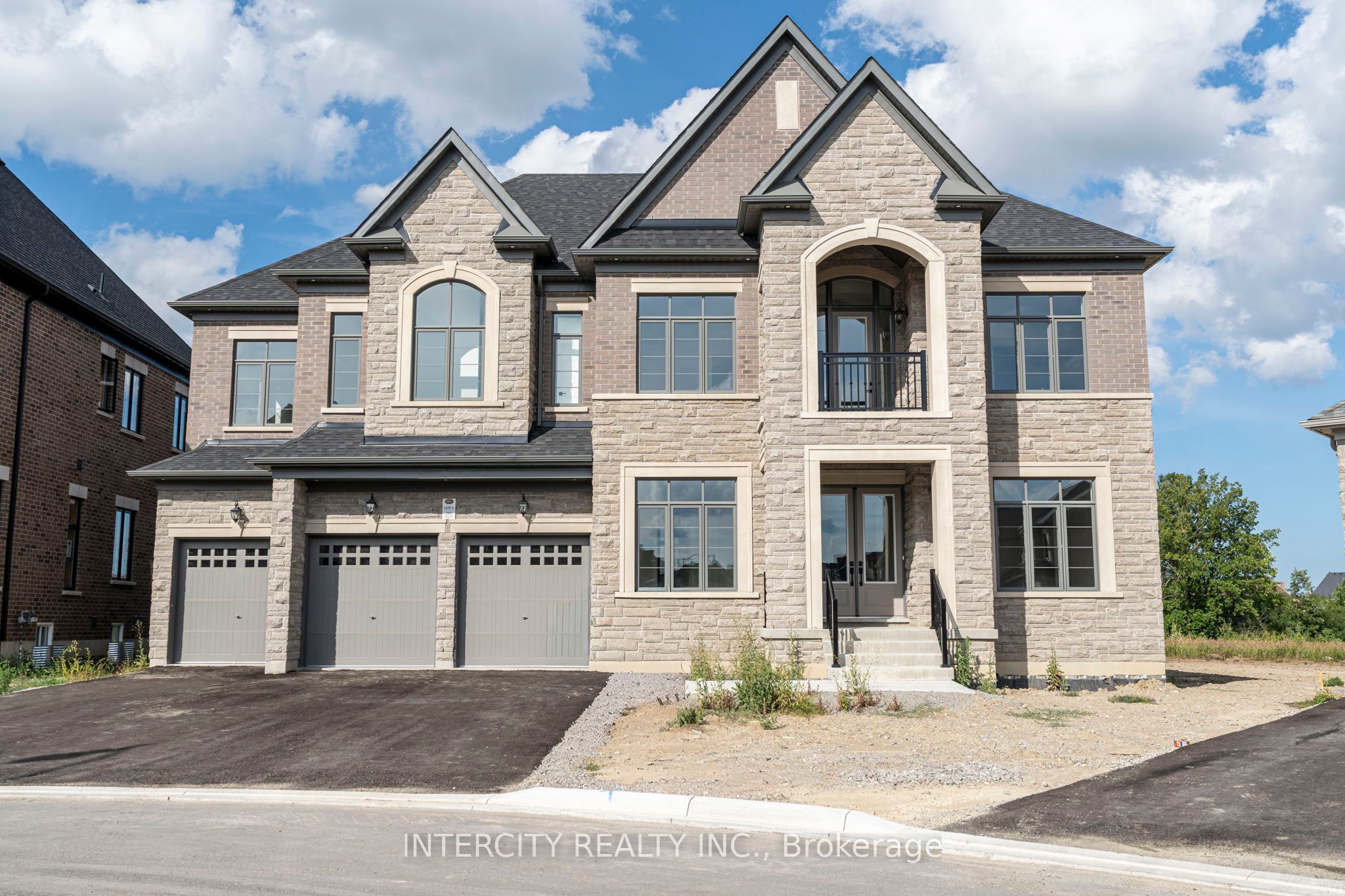 20 Gold Bottom Crescent, Brampton, ON L6P 4H8 photo 3