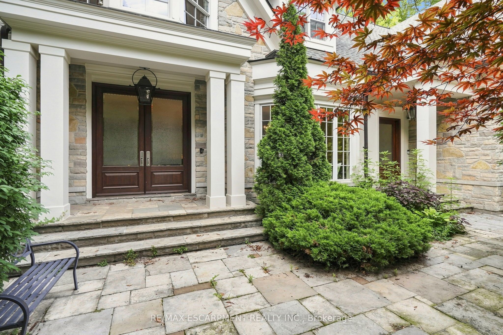 2025 & 2035 Heartwood Court, Mississauga, ON L5C 4P7 photo 3
