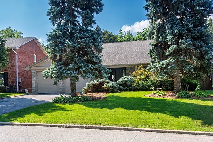 7 Treeline Court, Toronto, ON M9C 1K7 photo 3
