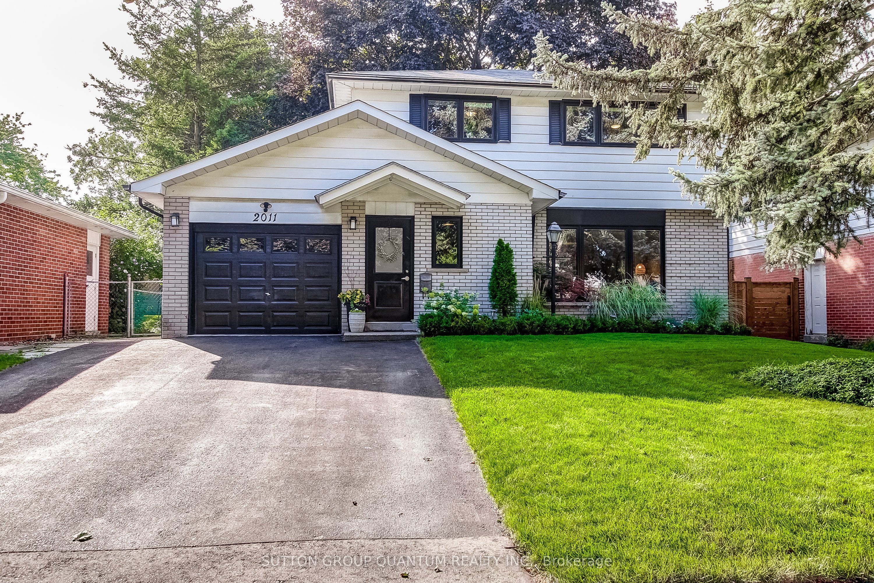 2011 Davebrook Road, Mississauga, ON L5J 3M4