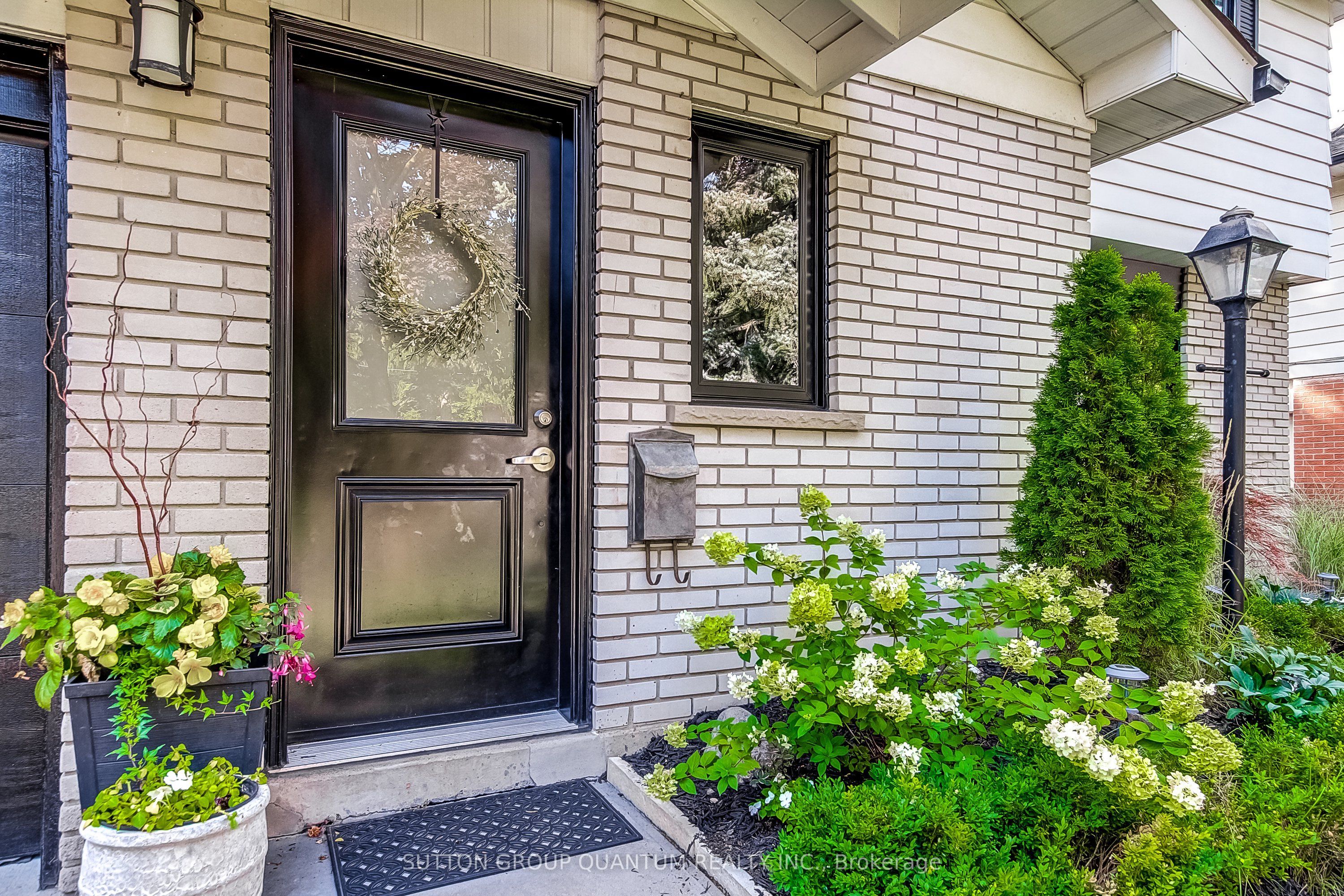 2011 Davebrook Road, Mississauga, ON L5J 3M4 photo 4