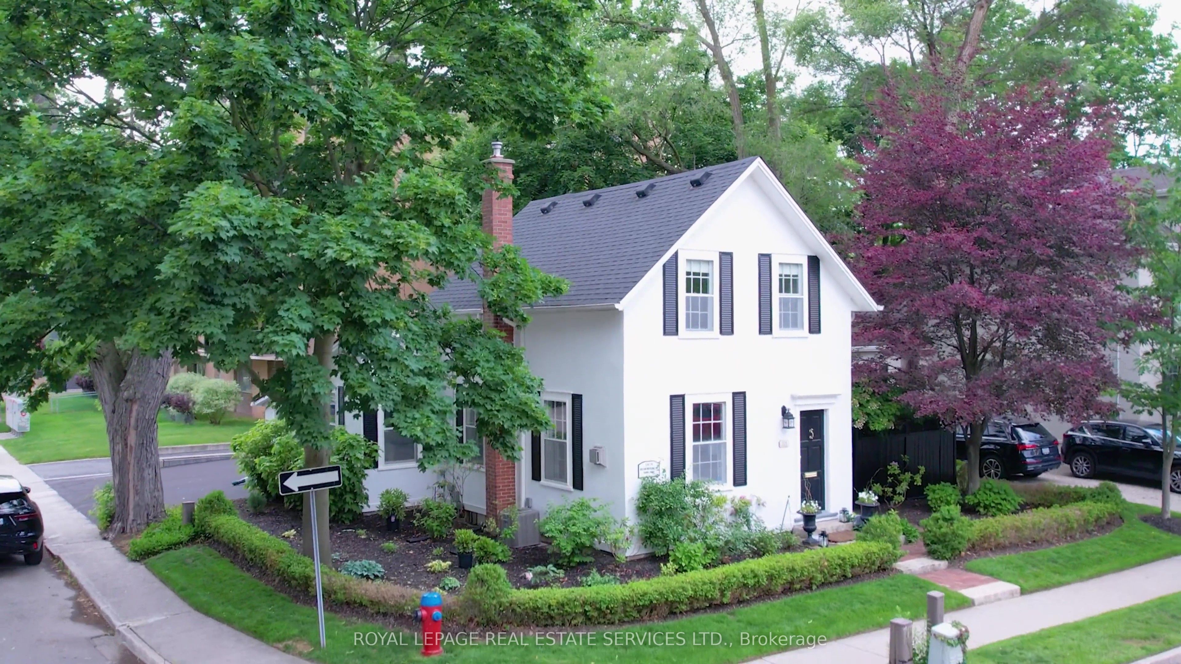 124 Chisholm Street, Oakville, ON L6K 3J2