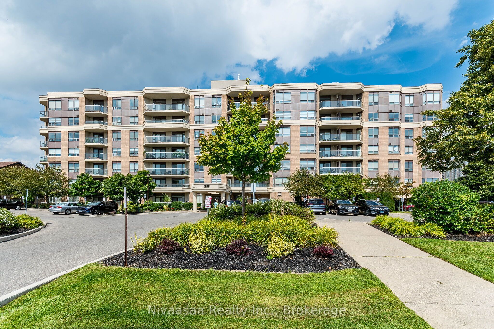 300 Ray Lawson Boulevard 514, Brampton, ON L6Y 5H5