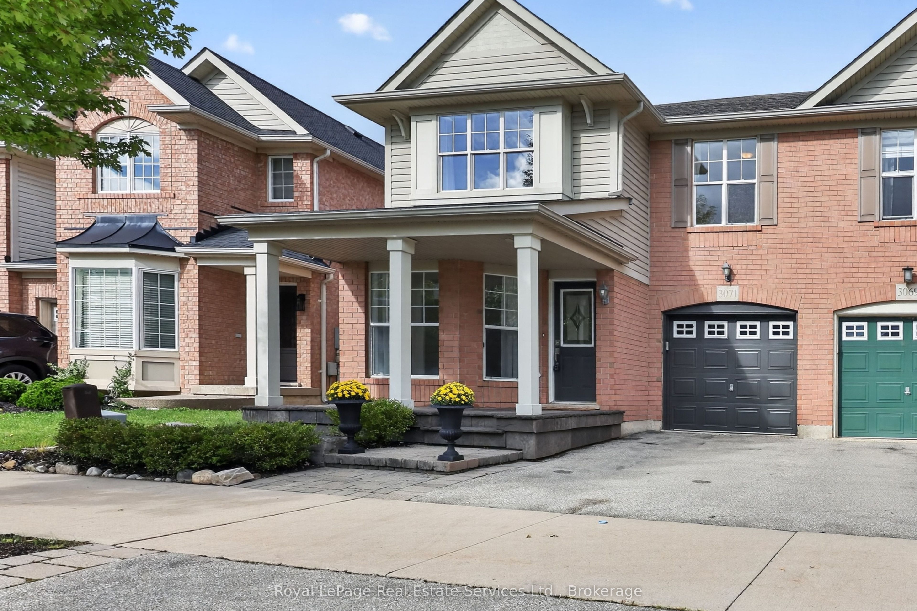 3071 Rotary Way E, Burlington, ON L7M 0A3 photo 2