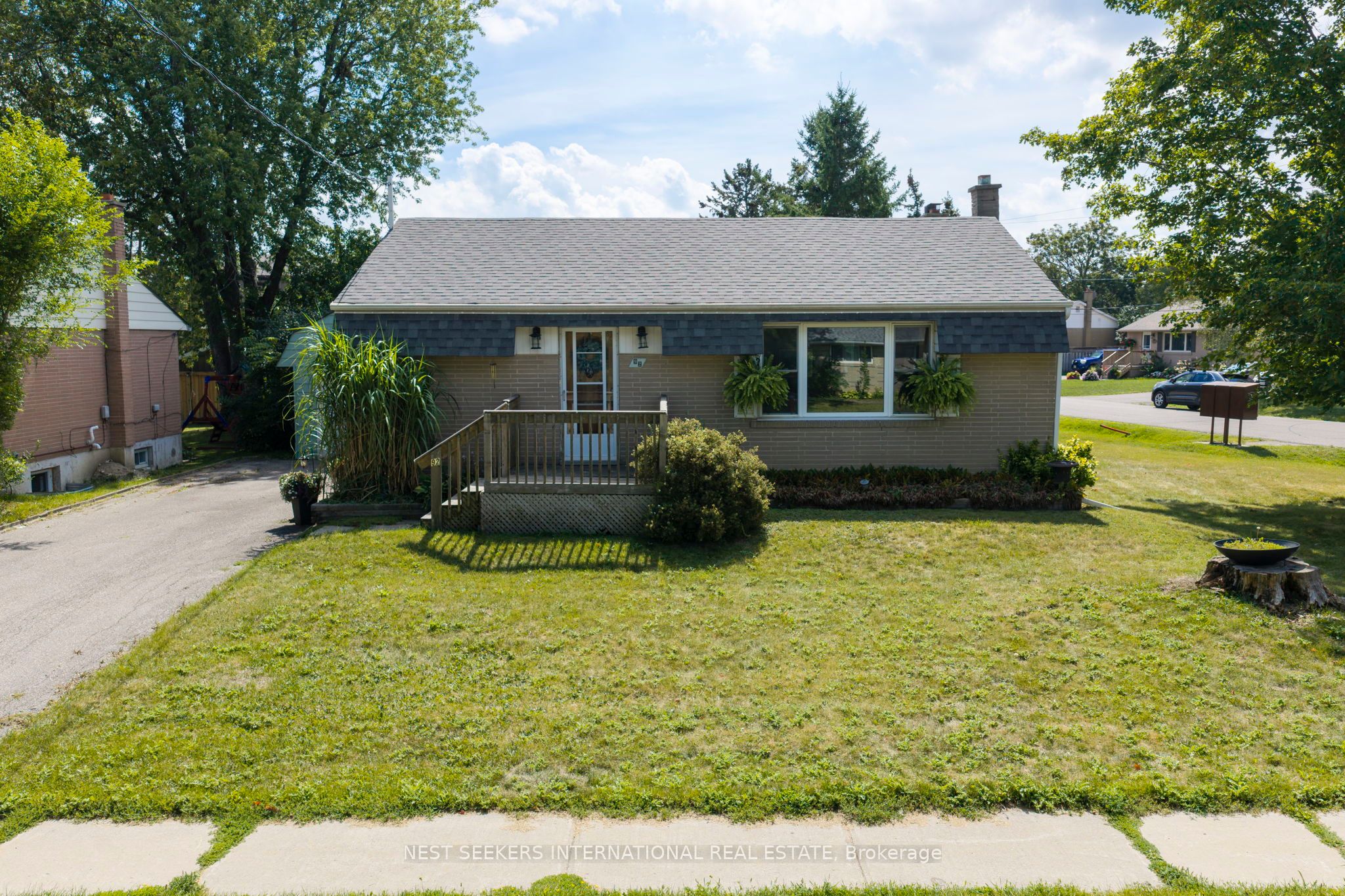 92 Ellwood Drive, Caledon, ON L7E 4W7 photo 2
