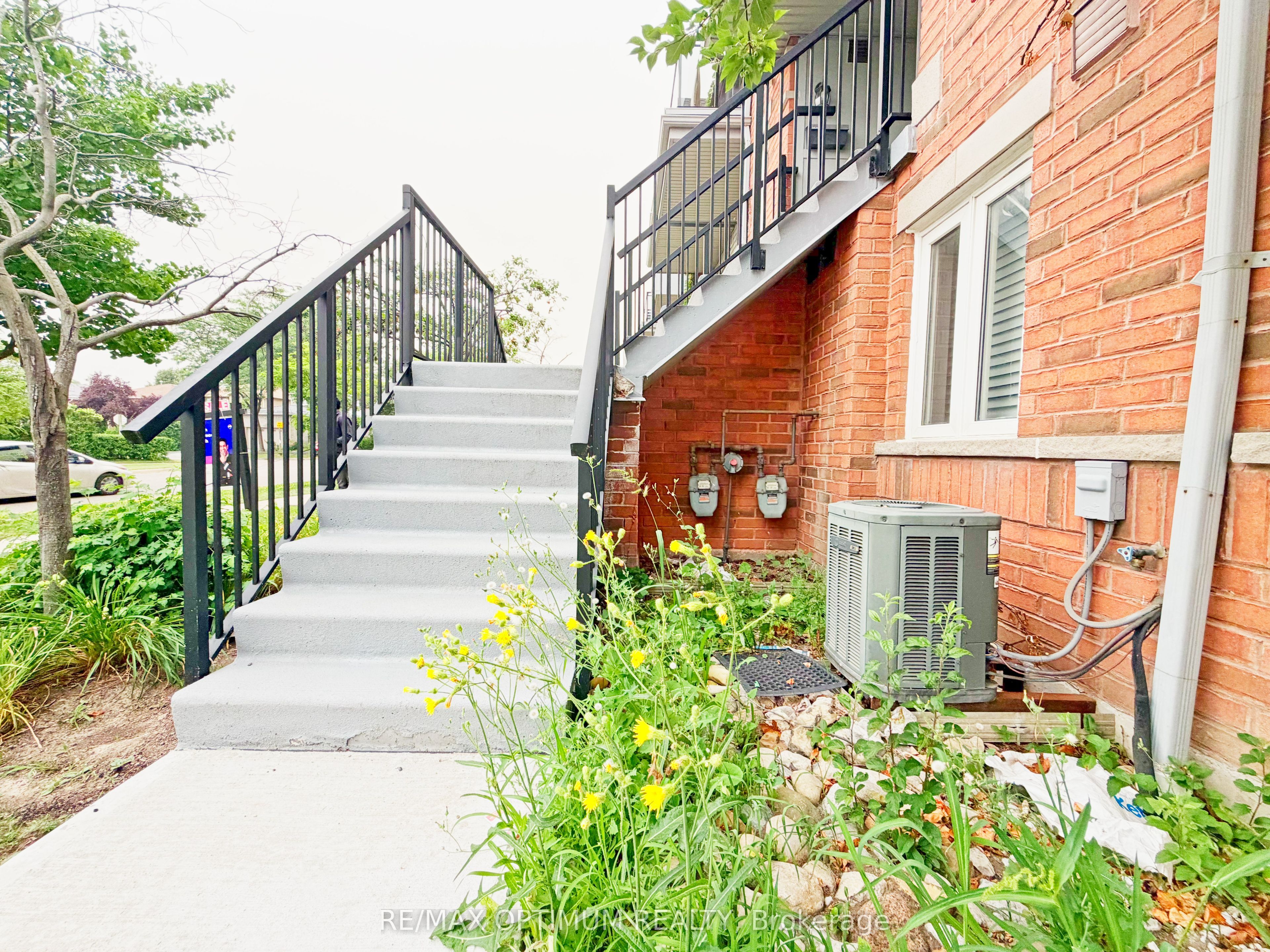 4620 Guildwood Way 17, Mississauga, ON L5R 4H5 photo 2