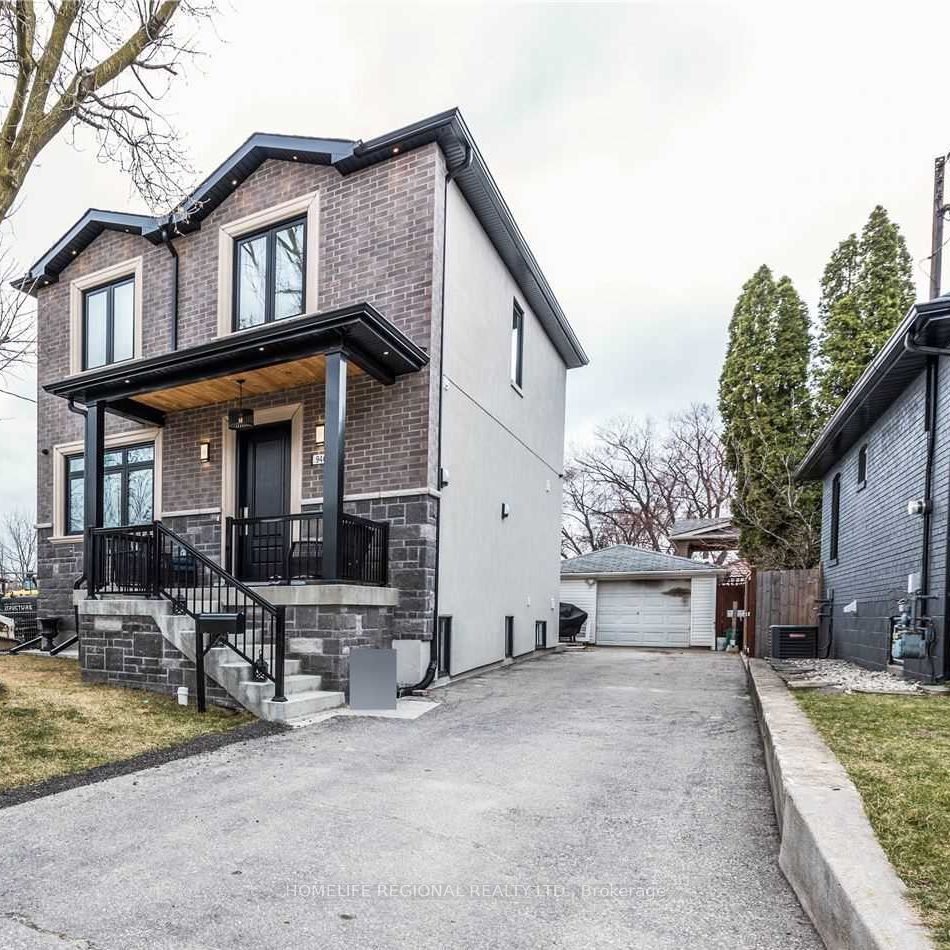 946 Ninth Street Lower, Mississauga, ON L5E 1S3