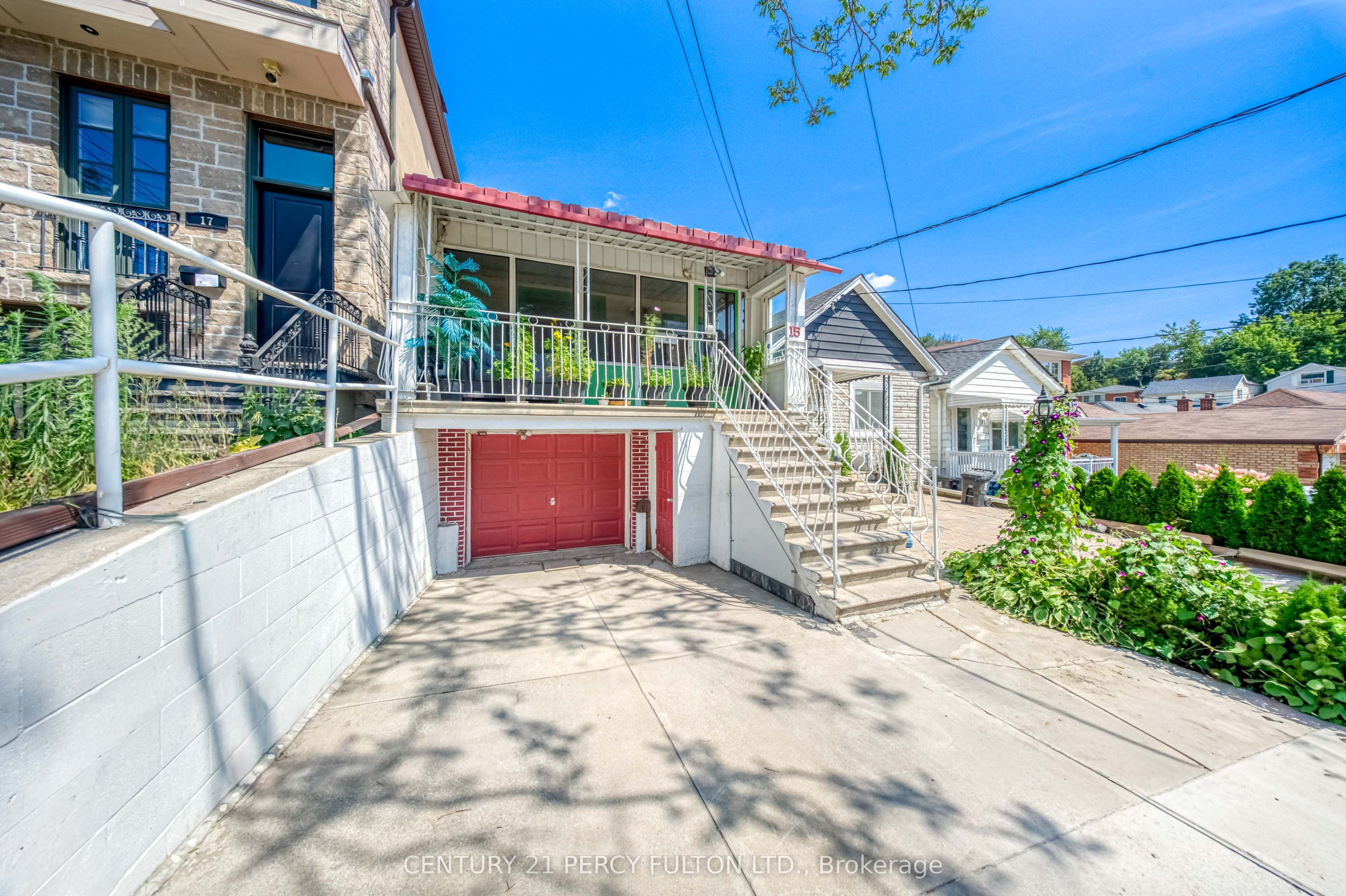 15 Haverson Boulevard, Toronto, ON M6M 3J5 photo 2