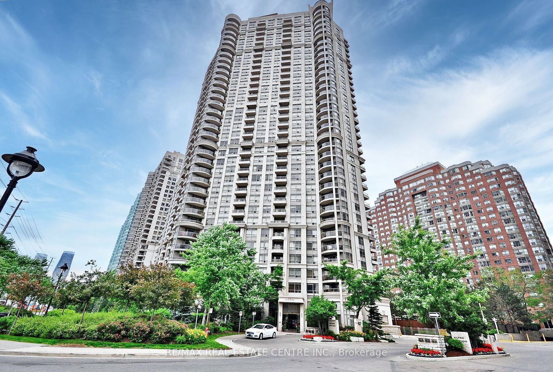 310 Burnhamthorpe Road W 1701, Mississauga, ON L5B 4P9