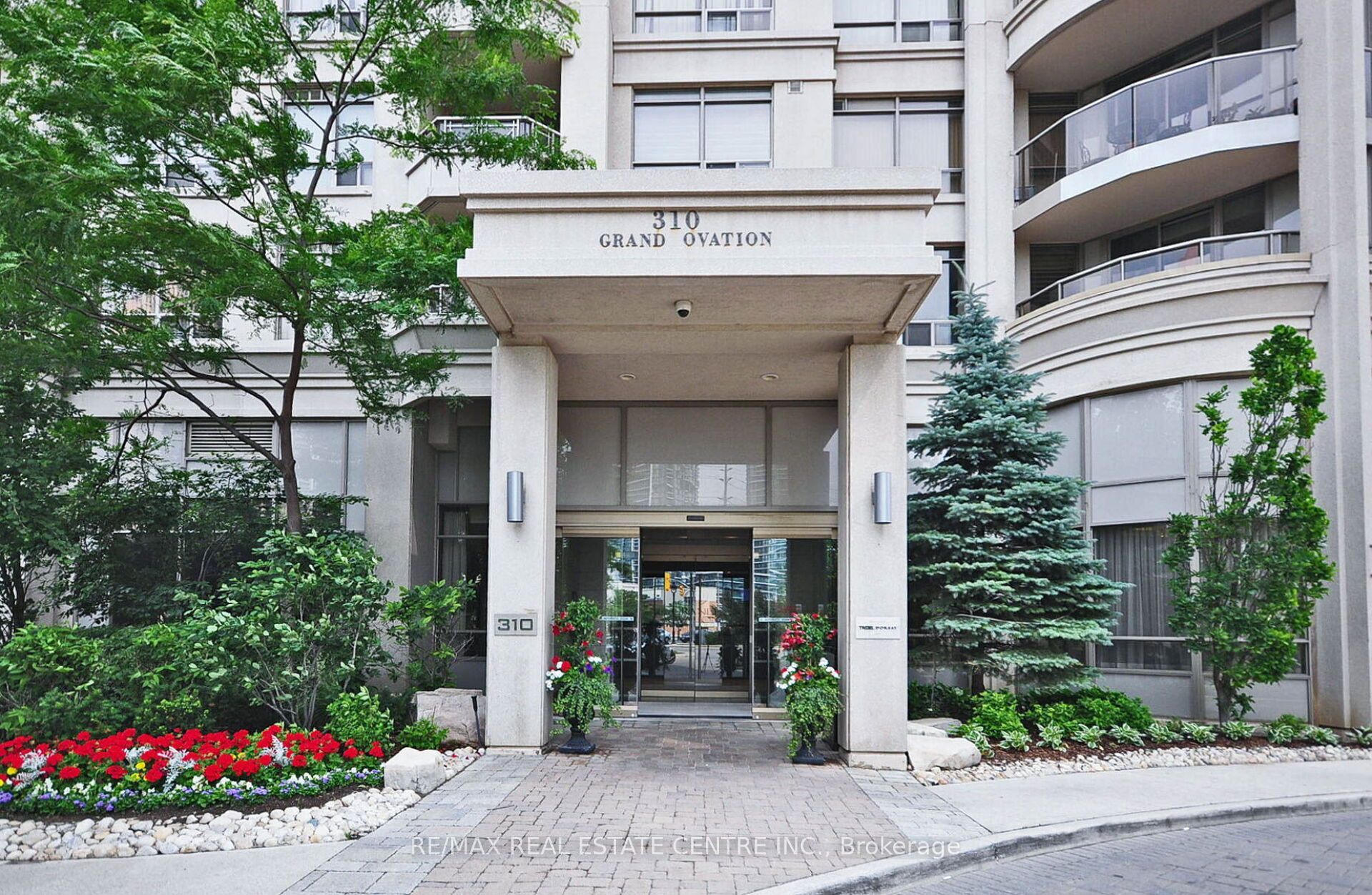 310 Burnhamthorpe Road W 1701, Mississauga, ON L5B 4P9 photo 2