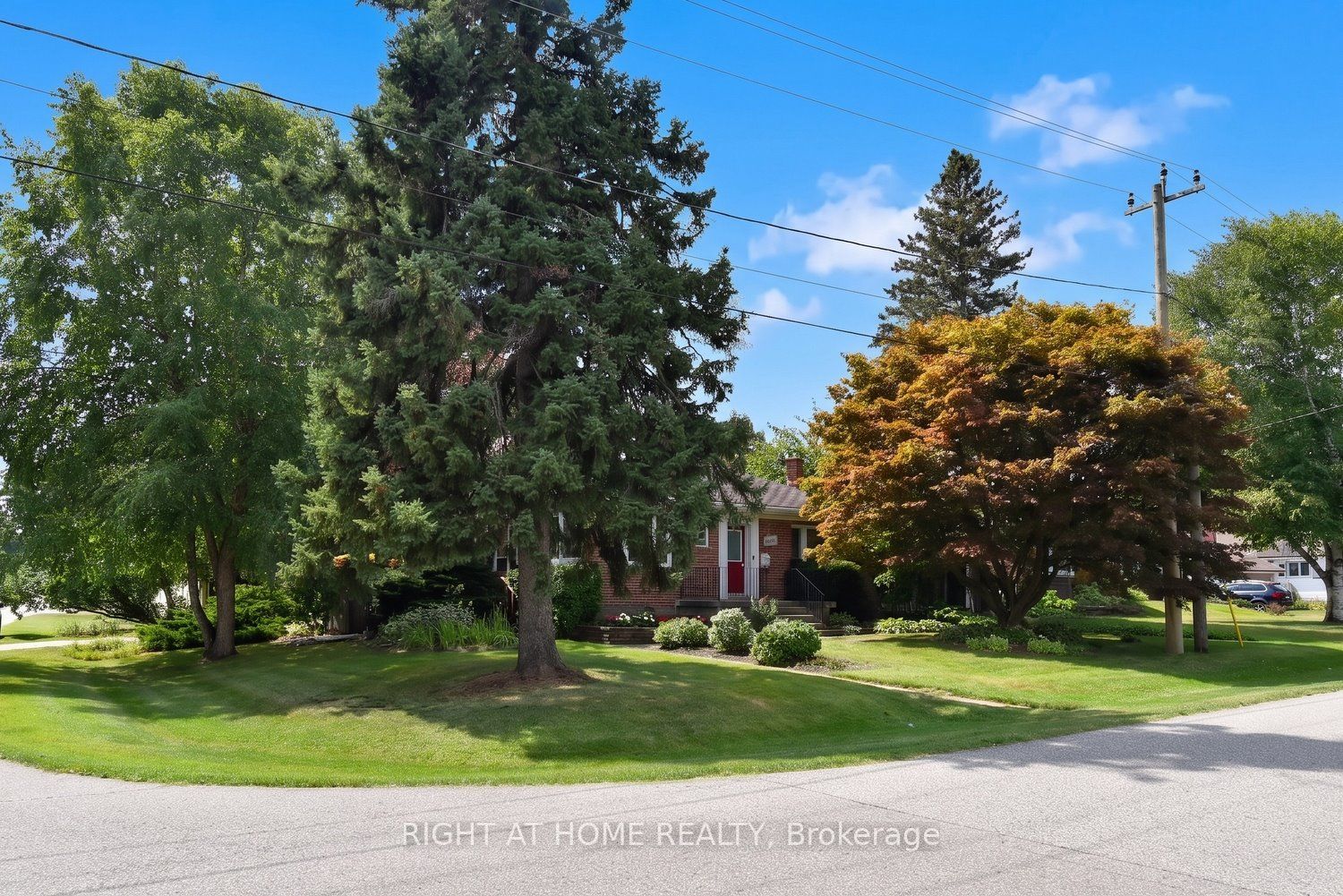 936 Boothman Avenue, Burlington, ON L7T 1P6 photo 2