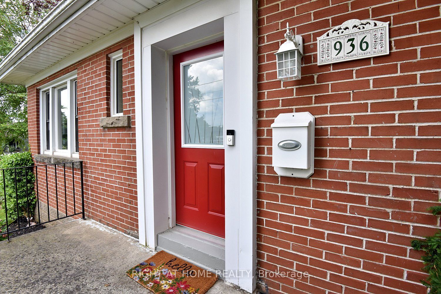 936 Boothman Avenue, Burlington, ON L7T 1P6 photo 3