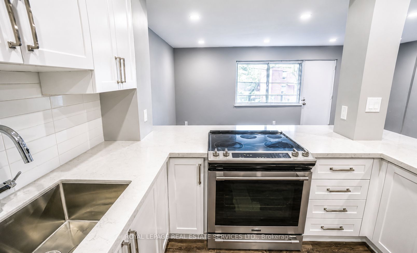 15 Elizabeth Street N 203, Mississauga, ON L5G 2Z3 photo 5