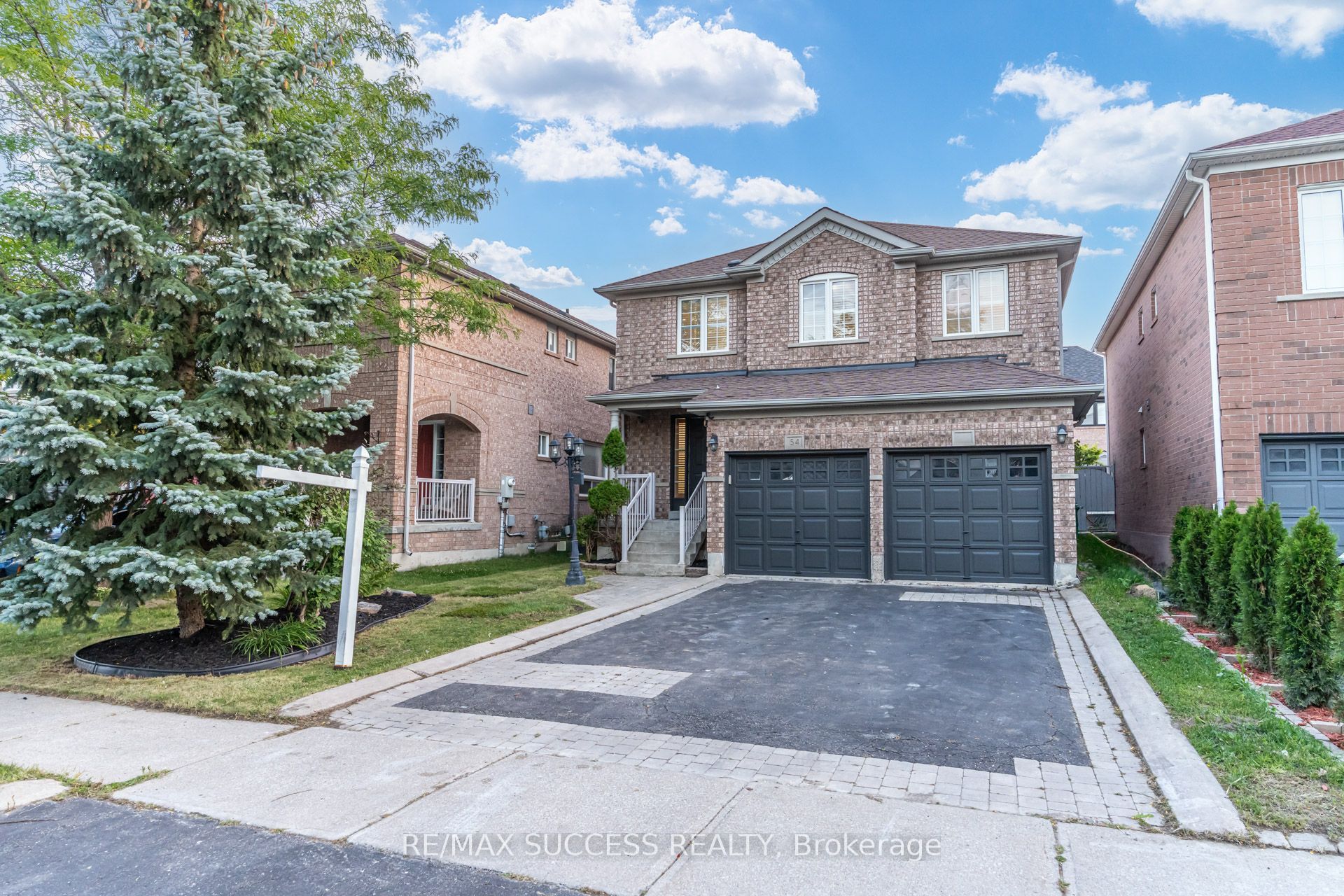 54 Ferncroft Place, Brampton, ON L7A 3C8
