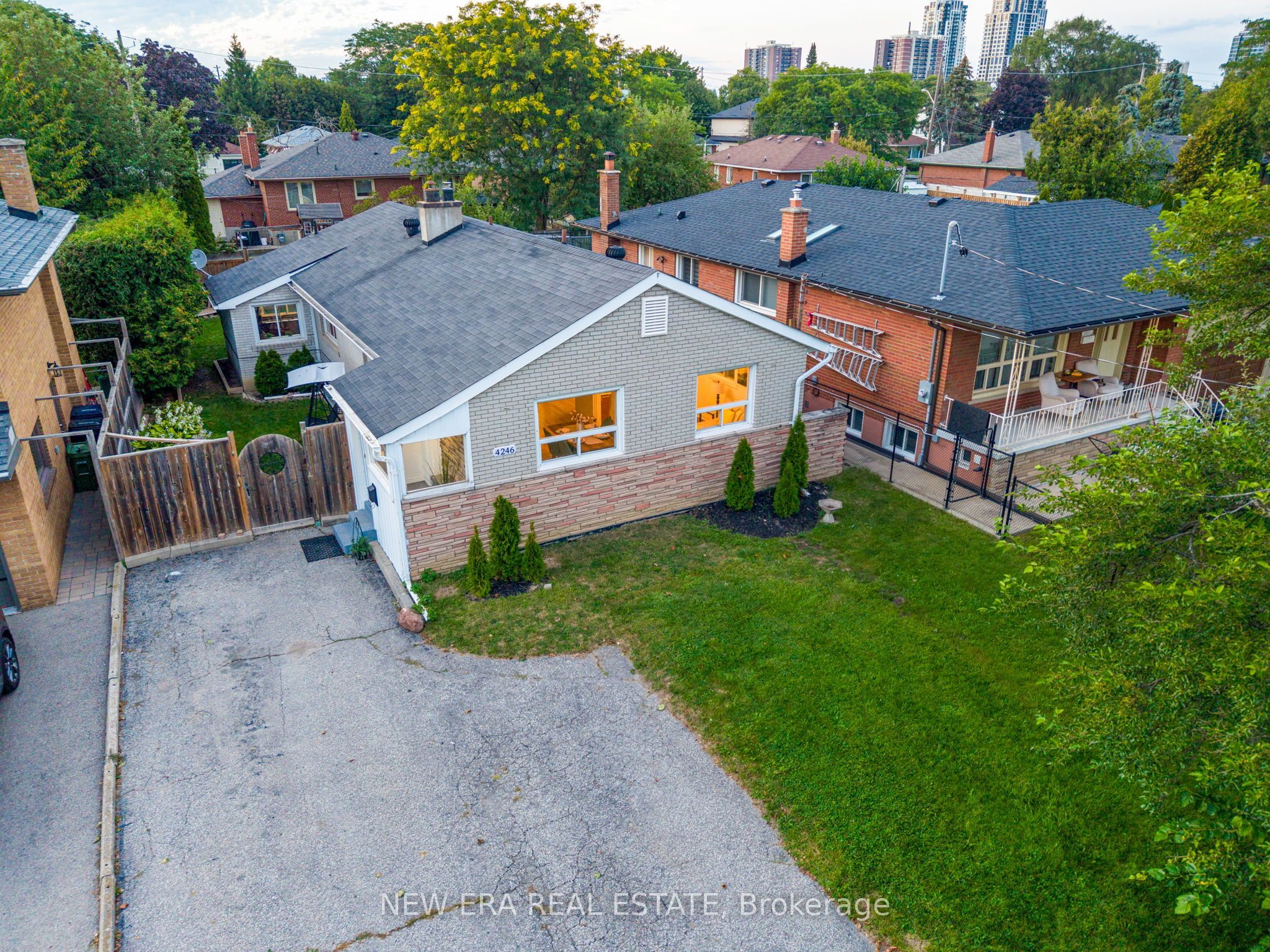 4246 Bloor Street W, Toronto, ON M9C 1Z7 photo 2
