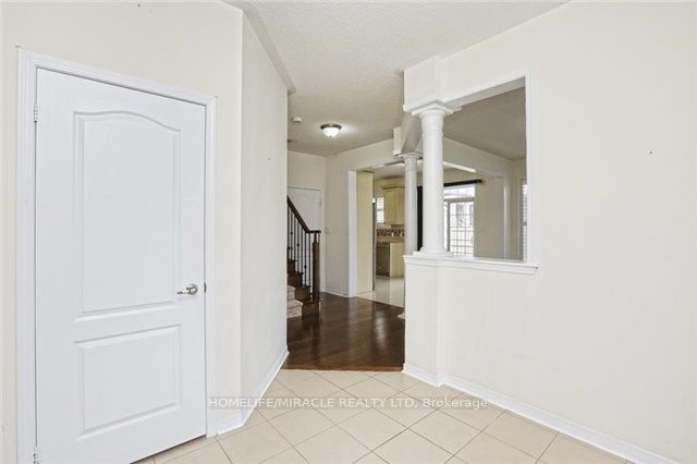 8 Arrowstone Court, Brampton, ON L6R 3T5 photo 5