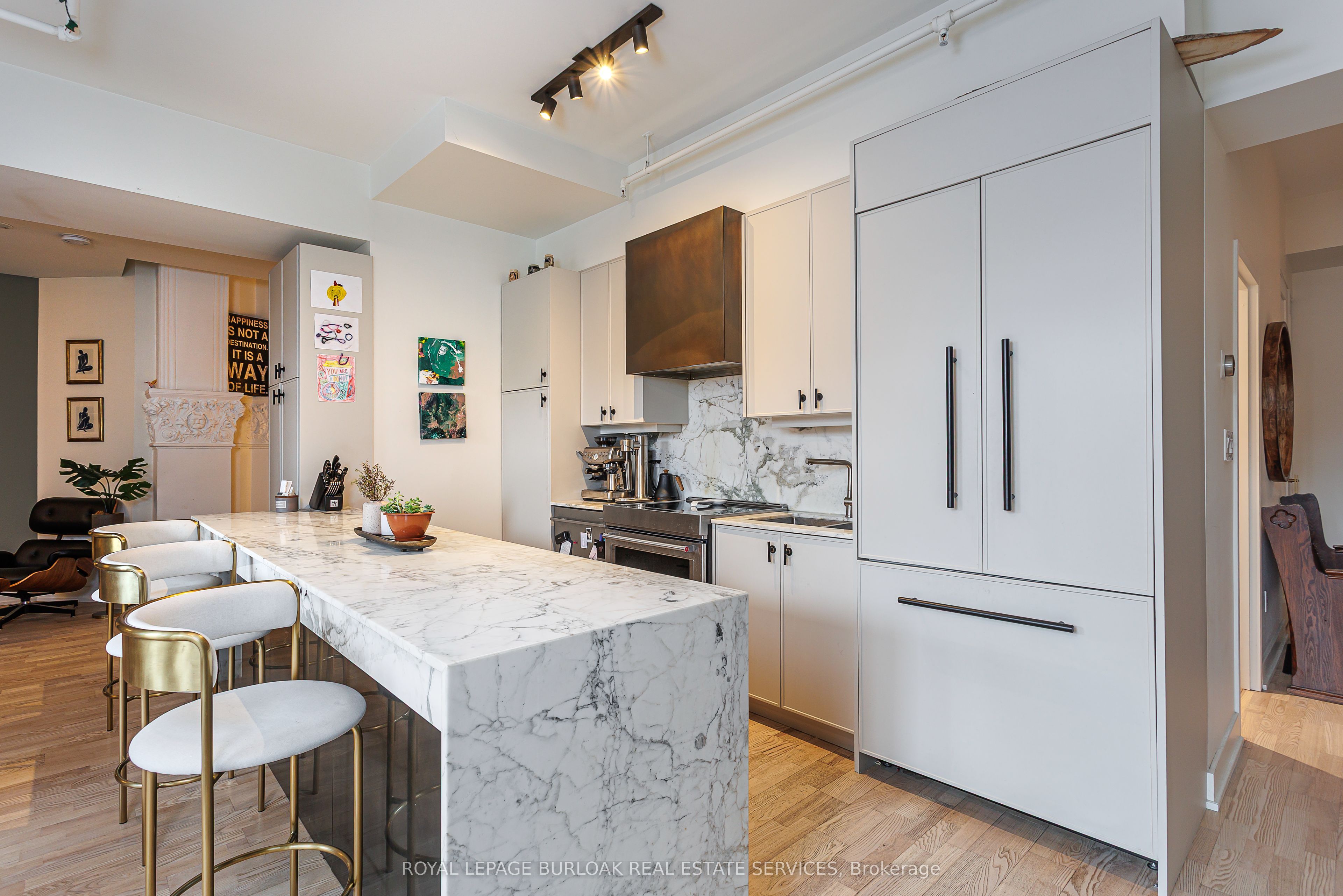 152 Annette Street 208, Toronto, ON M6P 1P4 photo 3