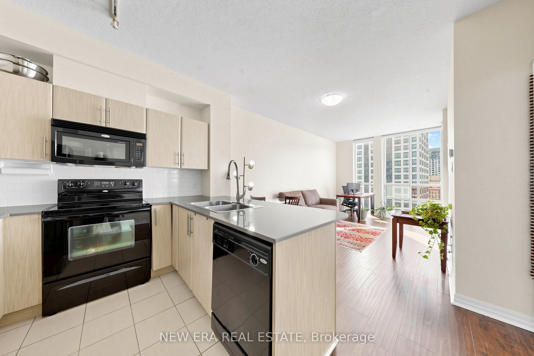 3515 Kariya Drive 2810, Mississauga, ON L5B 0C1