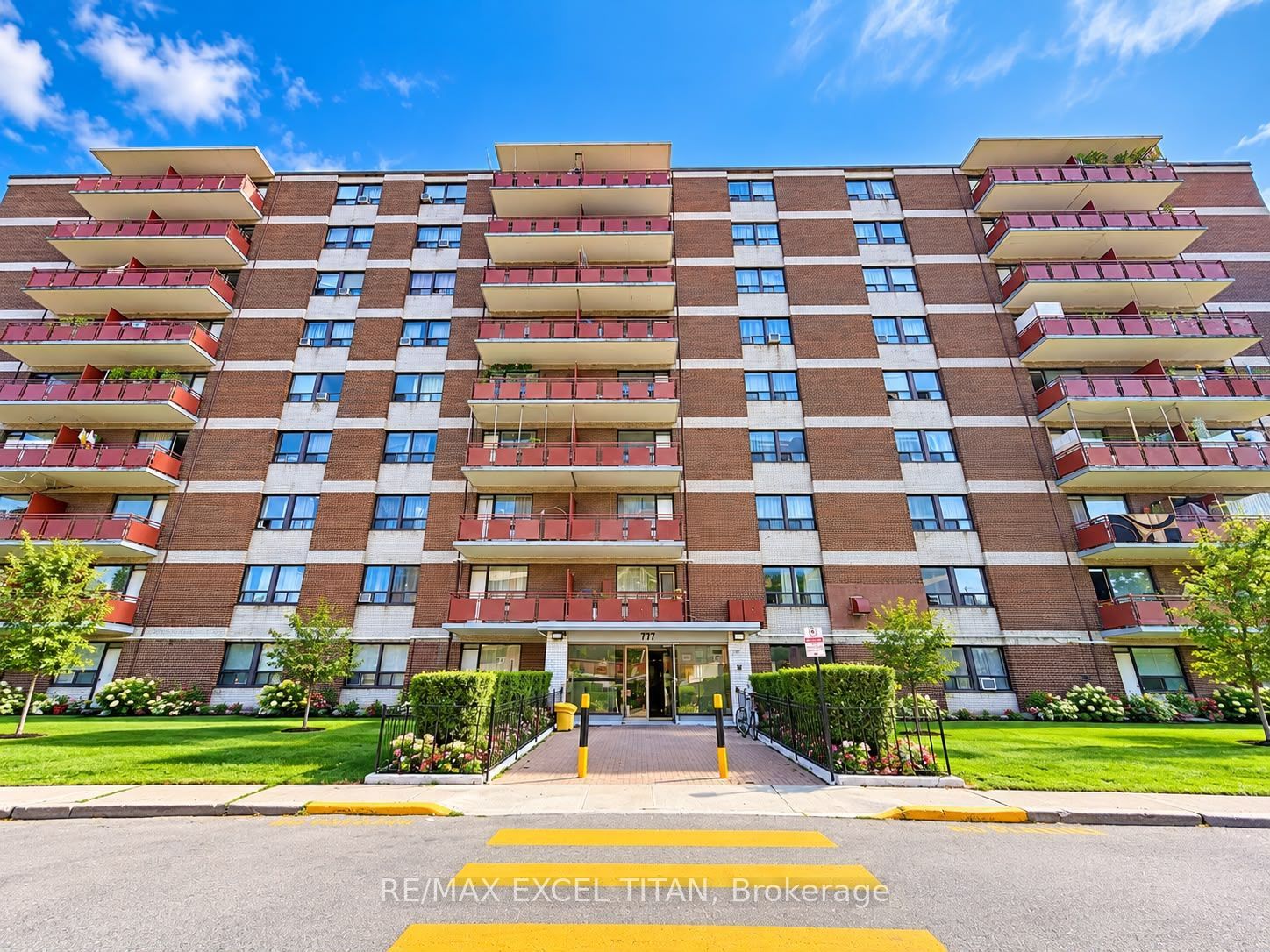 777 Jane Street 403, Toronto, ON M6N 4B6