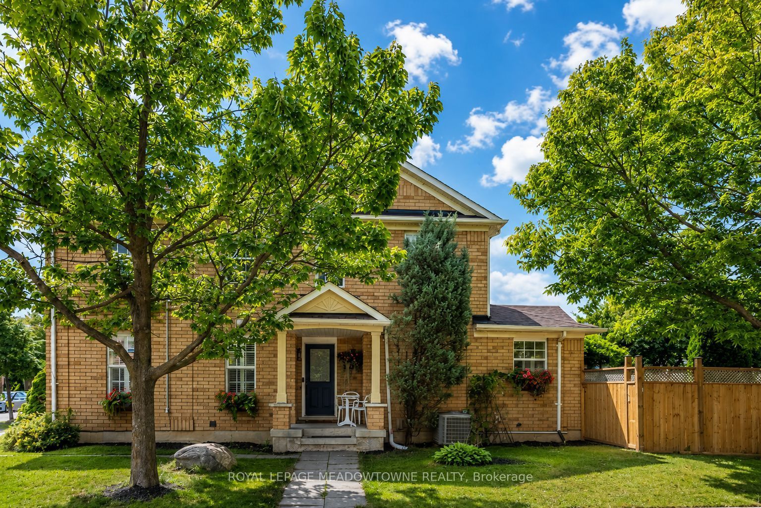 1116 Barclay Circle, Milton, ON L9T 5W4 photo 3