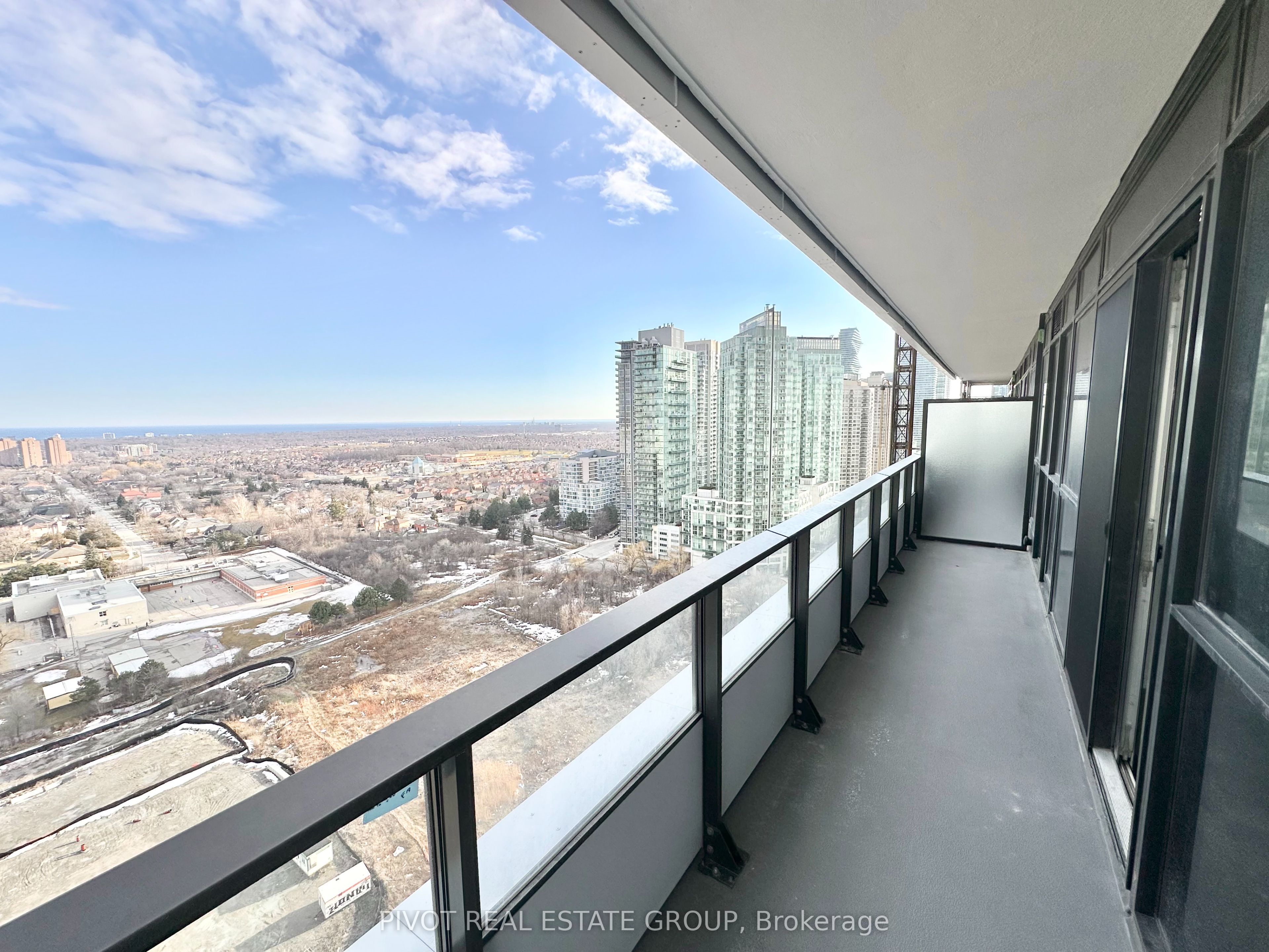 2 Erskine Road 2904, Mississauga, ON L5B 0S1 photo 4