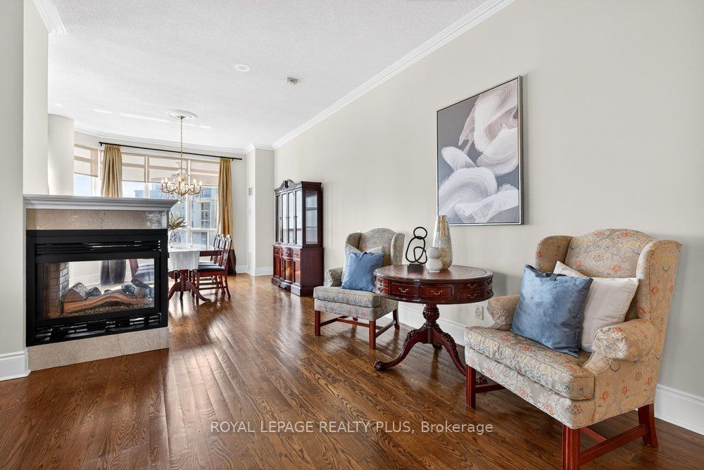 35 Kingsbridge Garden Circle TPH4, Mississauga, ON L5R 3Z5 photo 5