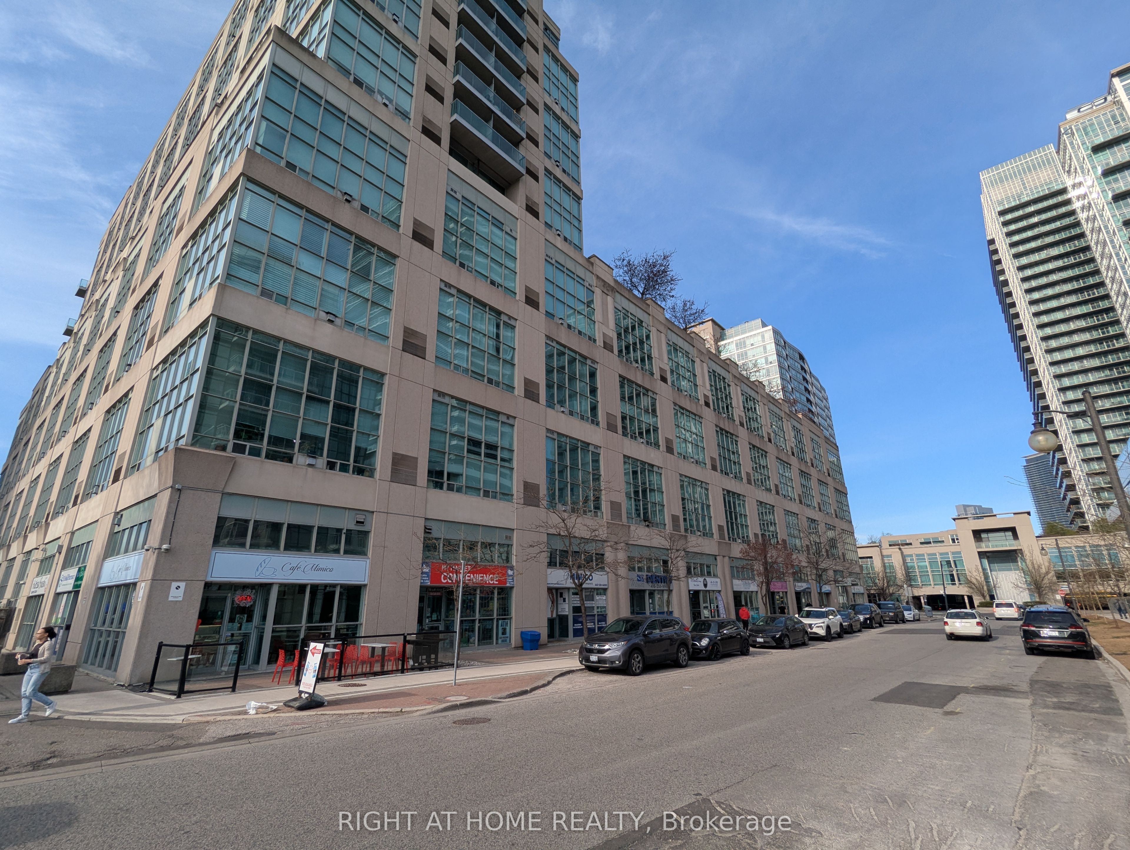 300 Manitoba Street 215, Toronto, ON M8Y 4G6 photo 5