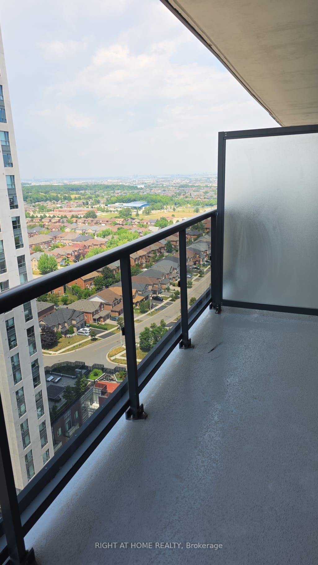 5105 Hurontario Street 2109, Mississauga, ON L4Z 0C9
