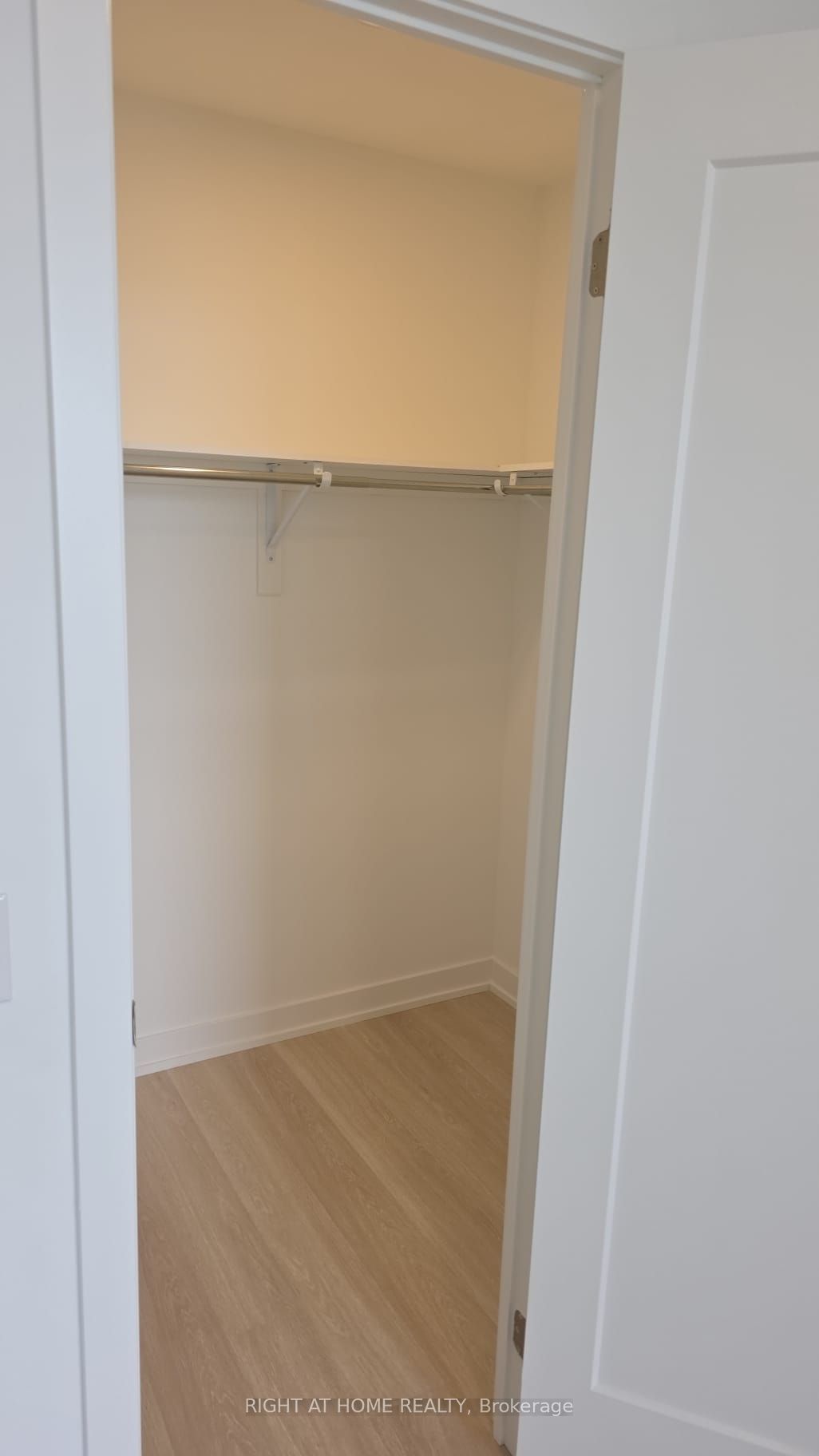 5105 Hurontario Street 2109, Mississauga, ON L4Z 0C9 photo 5