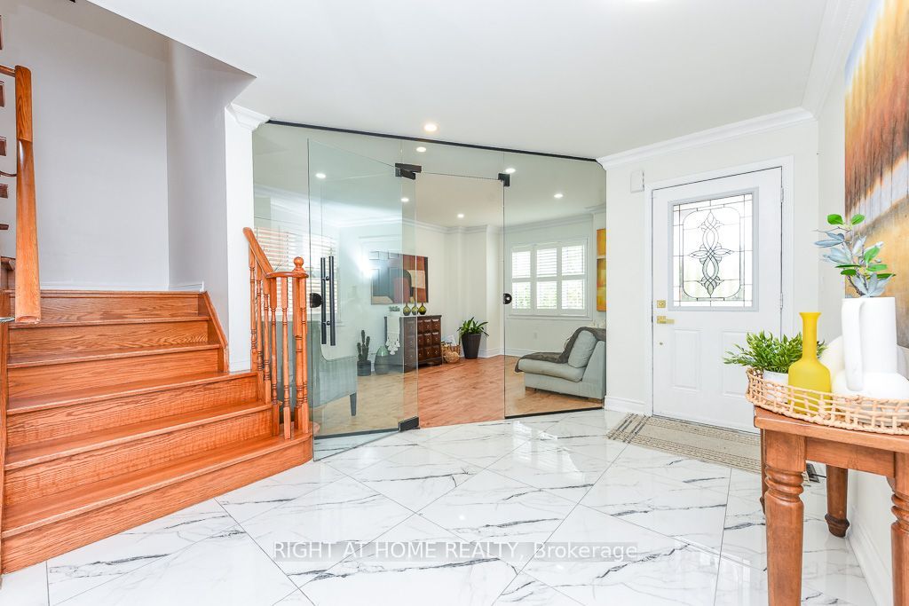 696 Caldwell Crescent, Milton, ON L9T 0H6 photo 5