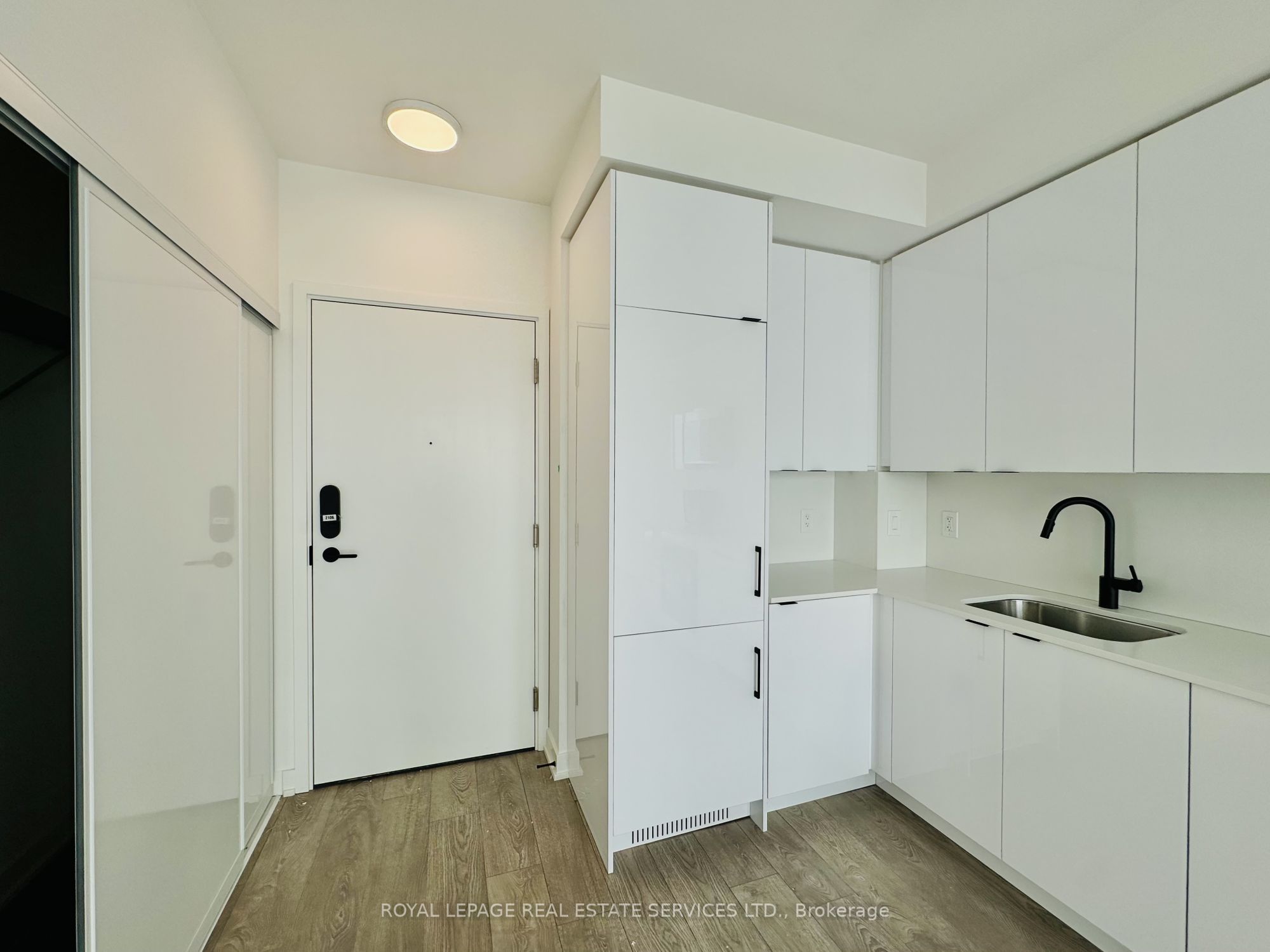 225 Malta Avenue 2106, Brampton, ON L6Y 6L6 photo 4