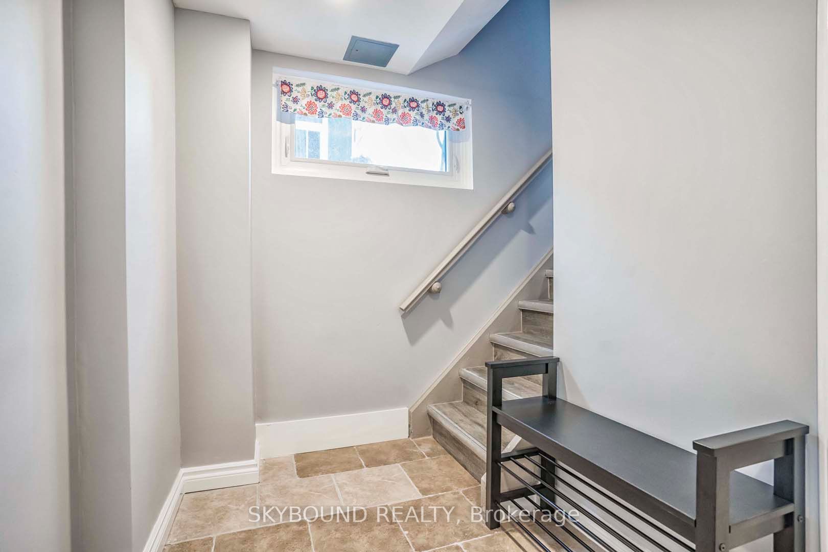 3614 Holden Crescent, Mississauga, ON L5A 2V8 photo 3