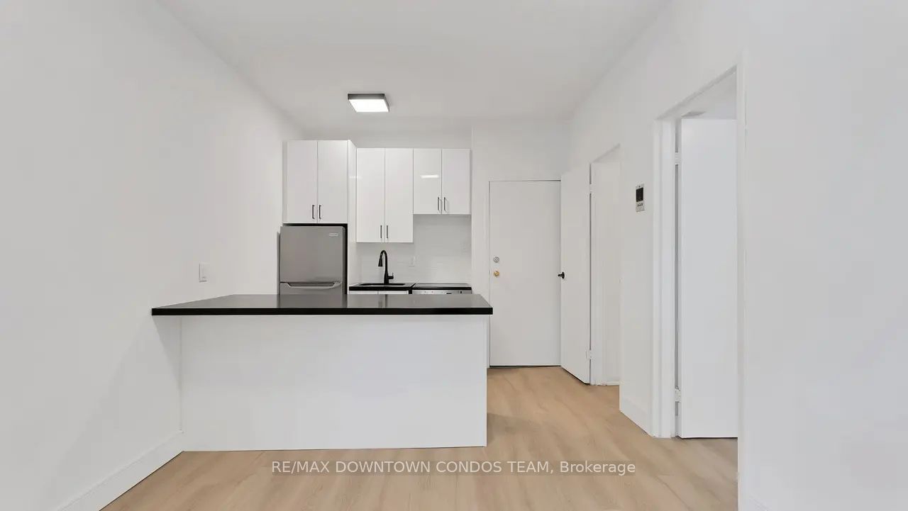7 Thornburn Avenue 101, Toronto, ON M6K 1C4 photo 5