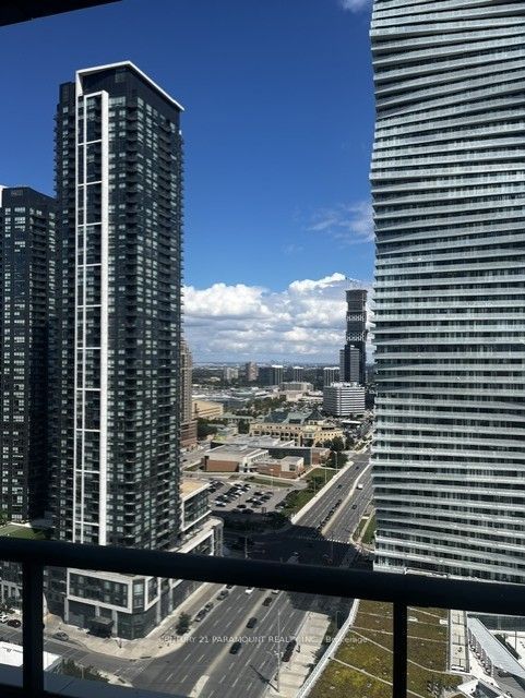 448 Burnhamthorpe Road W 2307, Mississauga, ON L5B 0R4 photo 3