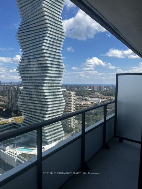 448 Burnhamthorpe Road W 2307, Mississauga, ON L5B 0R4 photo 4