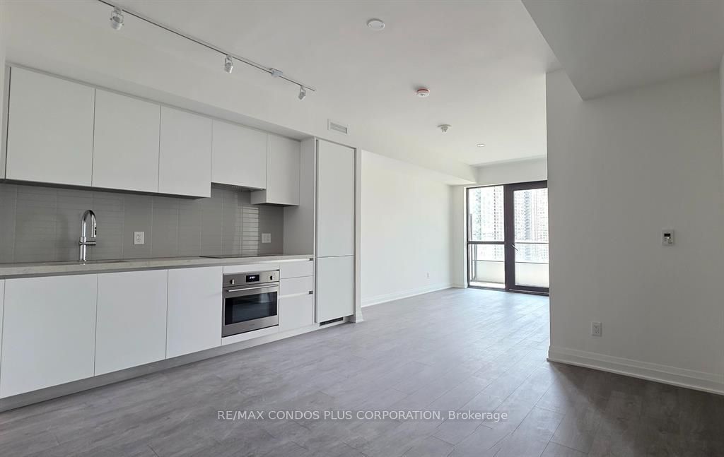 4015 The Exchange 1006, Mississauga, ON L5B 0N9 photo 3